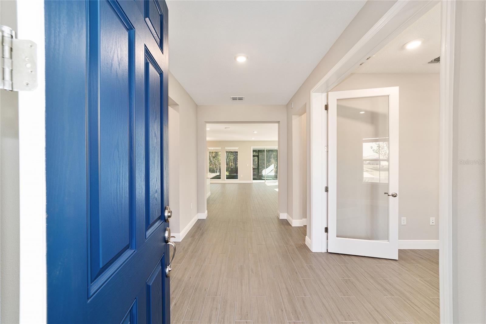 ON TOP OF THE WORLD - Residential