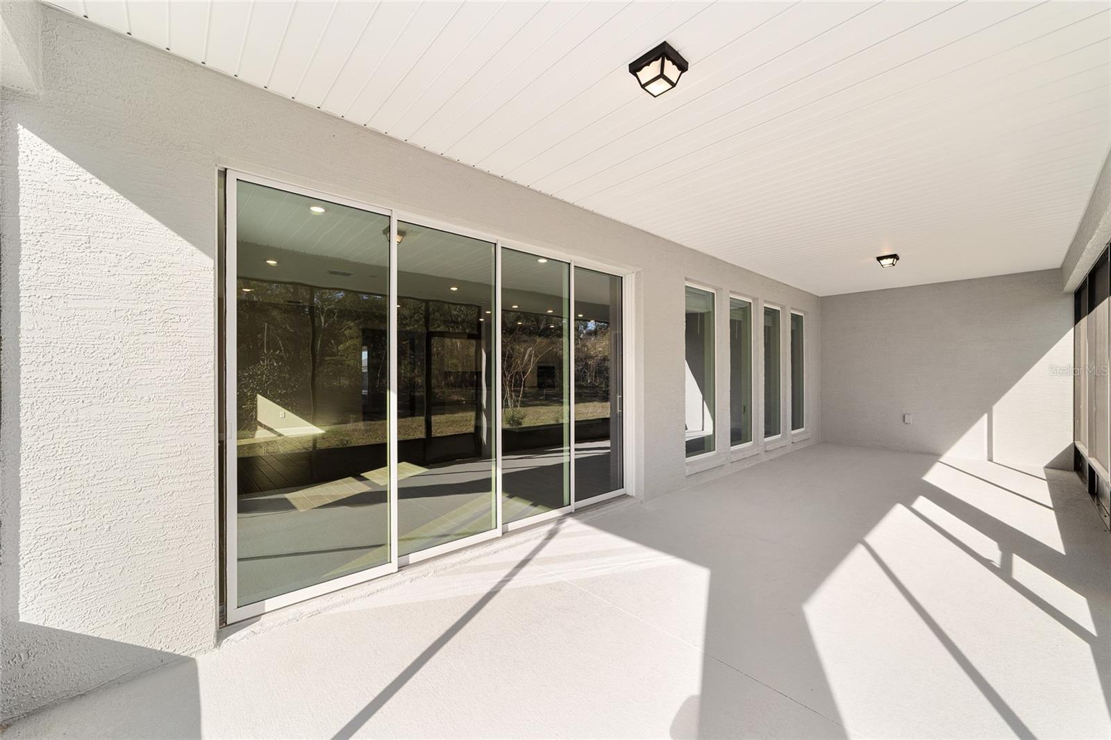 ON TOP OF THE WORLD - Residential