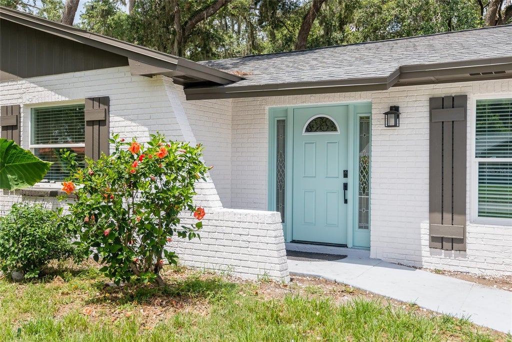 Photo of 1008 Shangri La Drive, Seffner, FL 33584 (MLS # TB8396905)