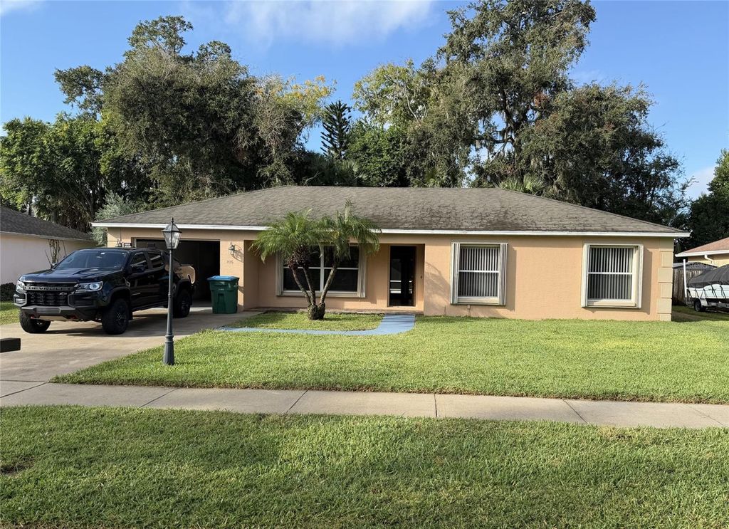 Photo of 1016 Great Oaks Drive, Daytona Beach, FL 32117 (MLS # V4945600)