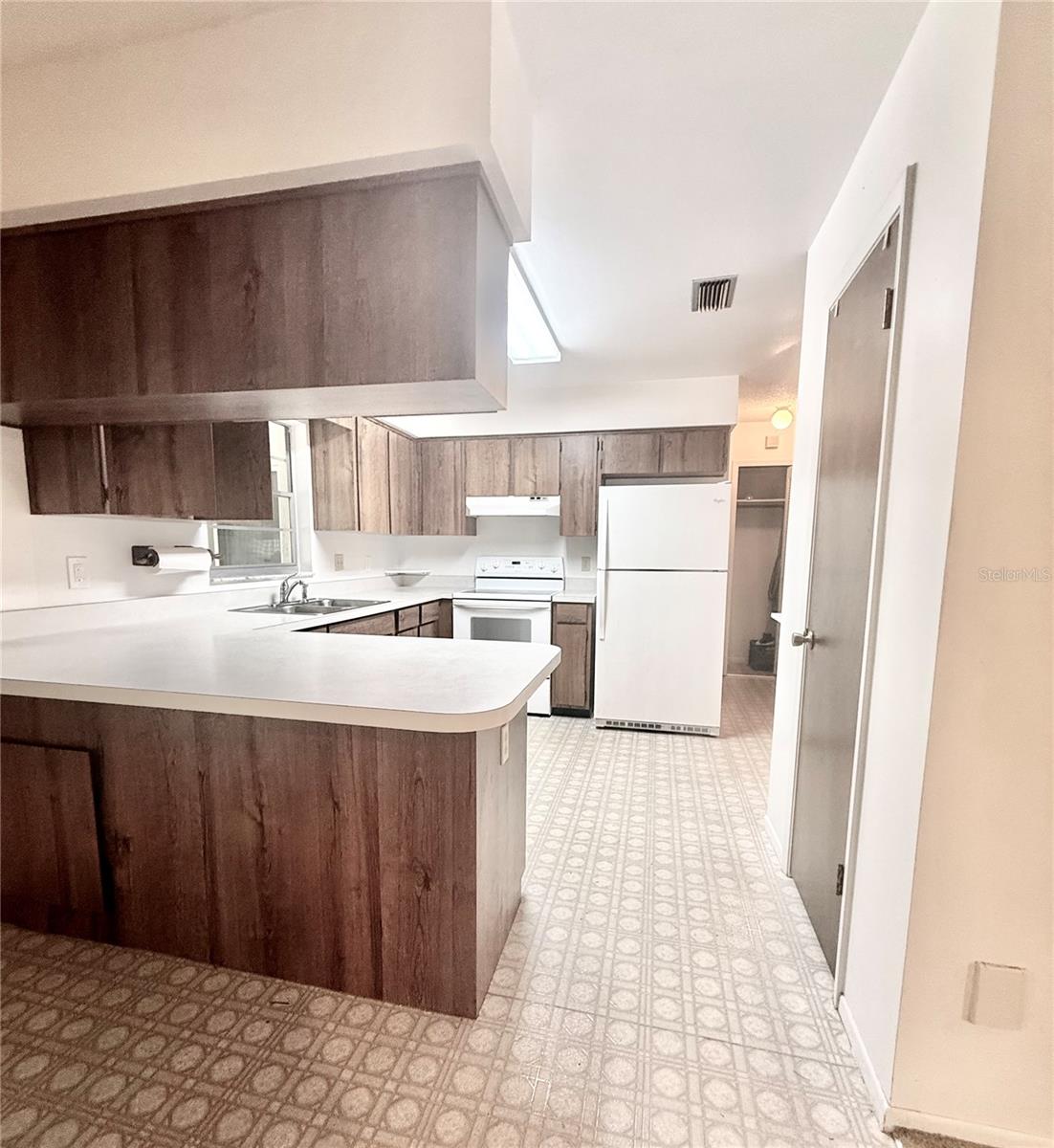 WILLA GROVE - Residential Lease