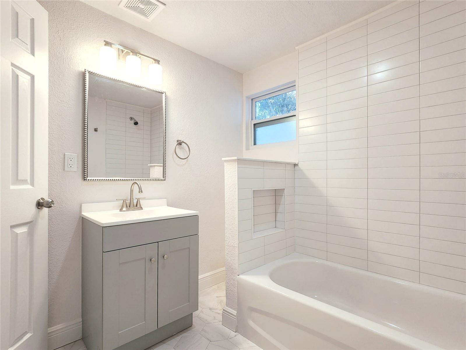 MANOR HILLS - Residential