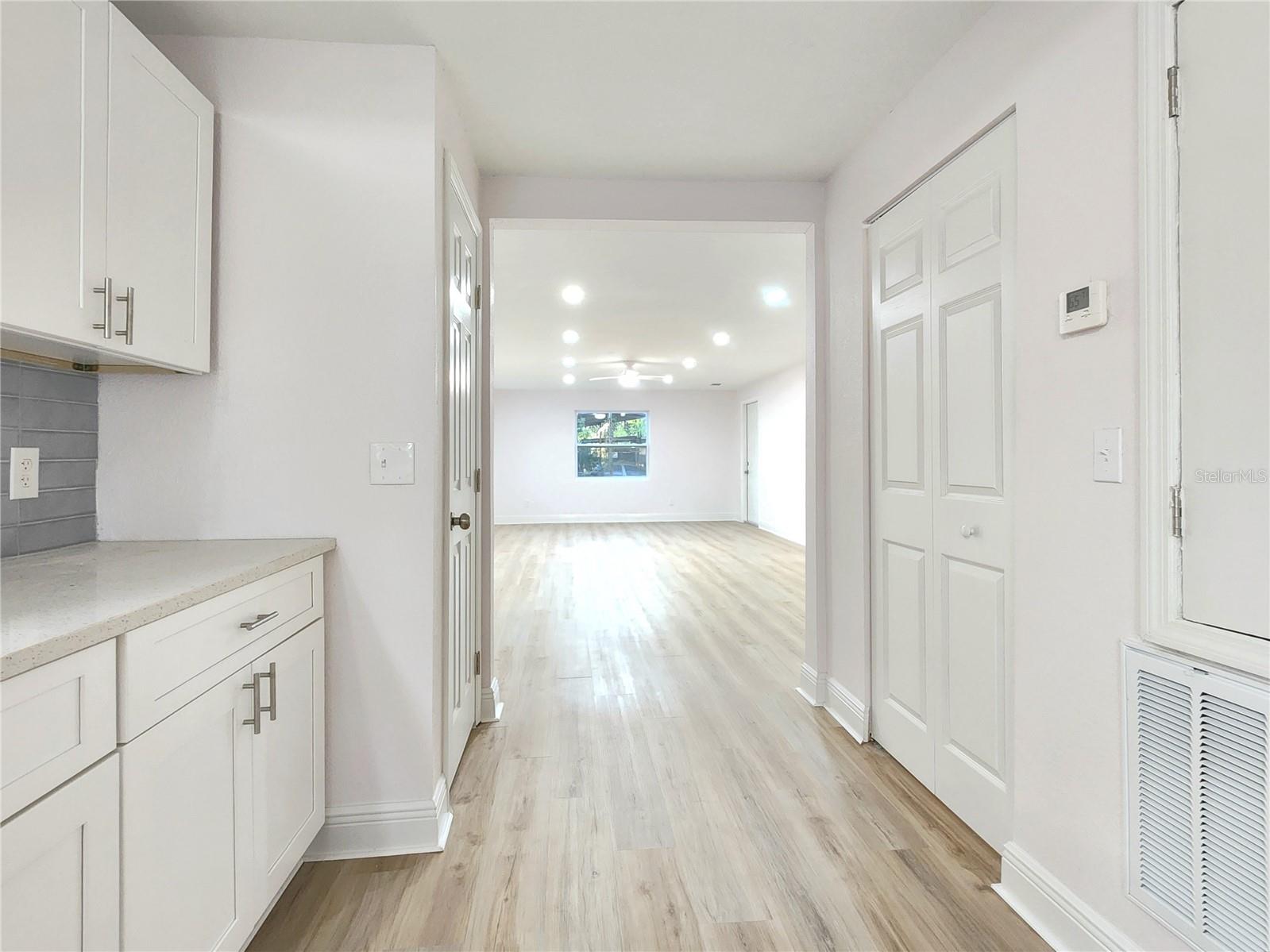 MANOR HILLS - Residential