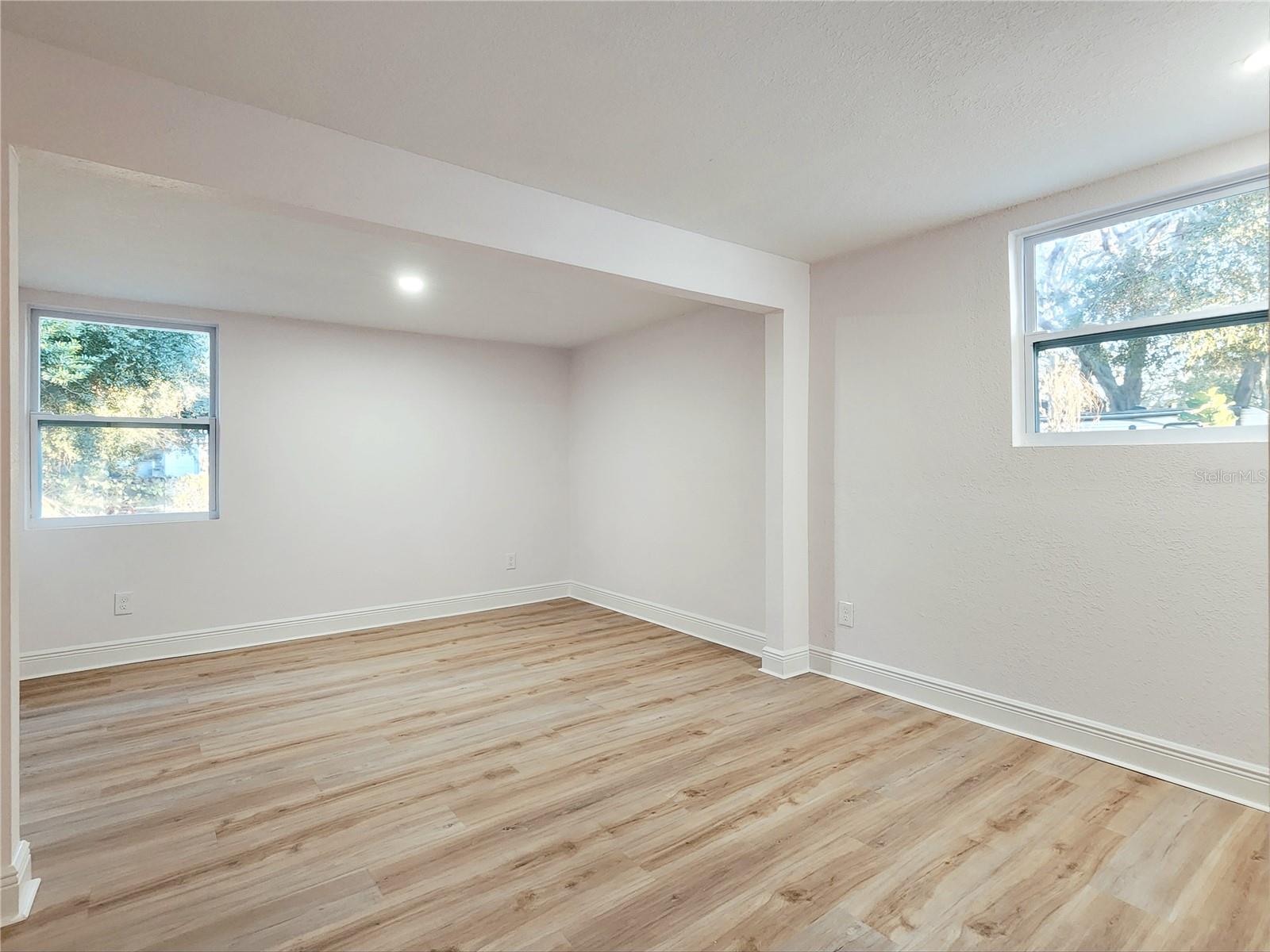 MANOR HILLS - Residential