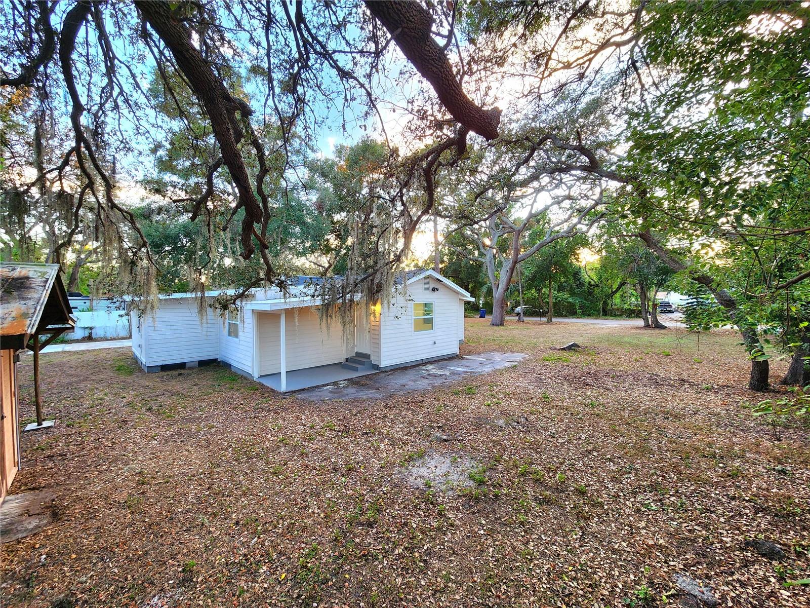 MANOR HILLS - Residential