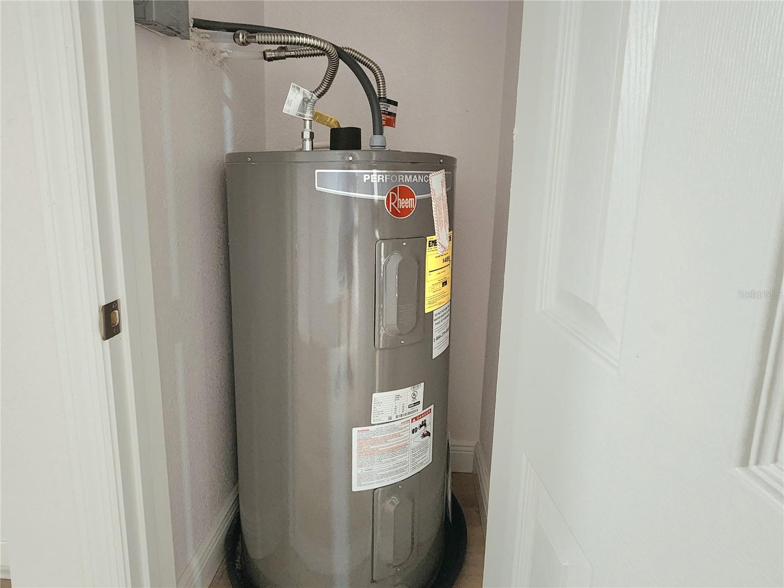 MANOR HILLS - Residential