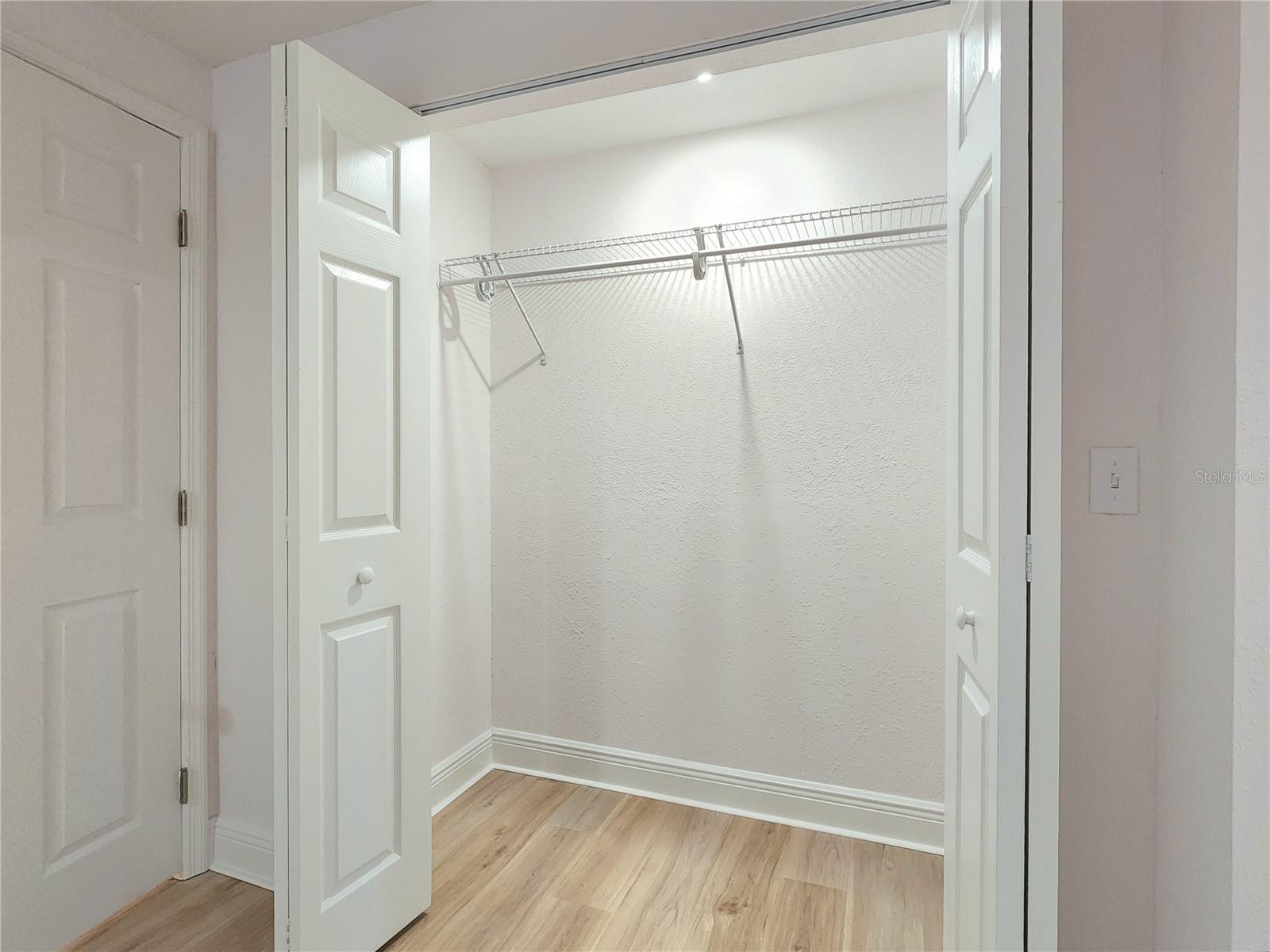 MANOR HILLS - Residential