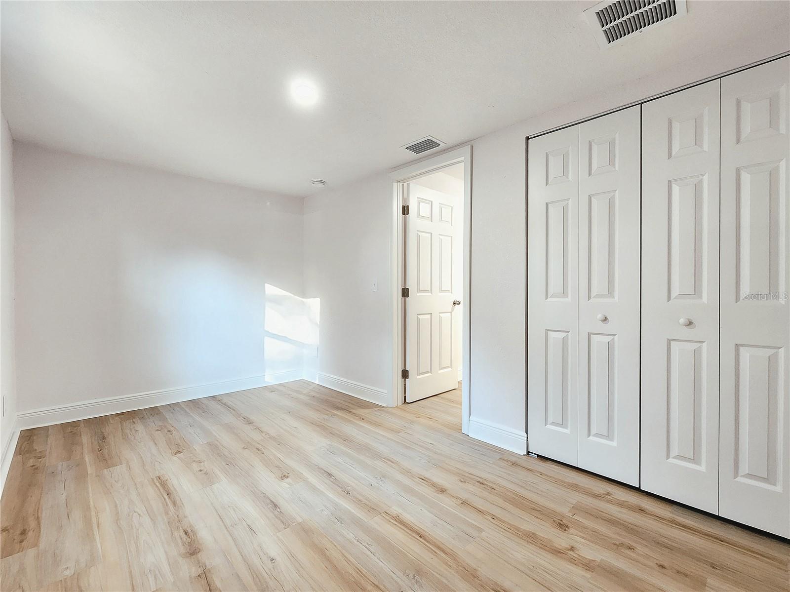 MANOR HILLS - Residential