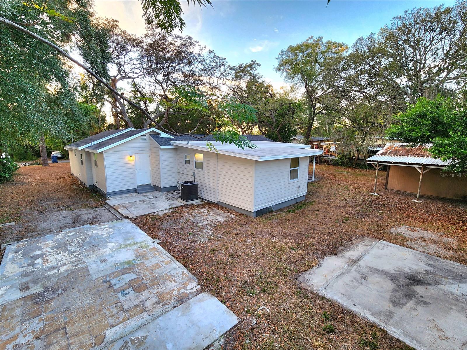 MANOR HILLS - Residential