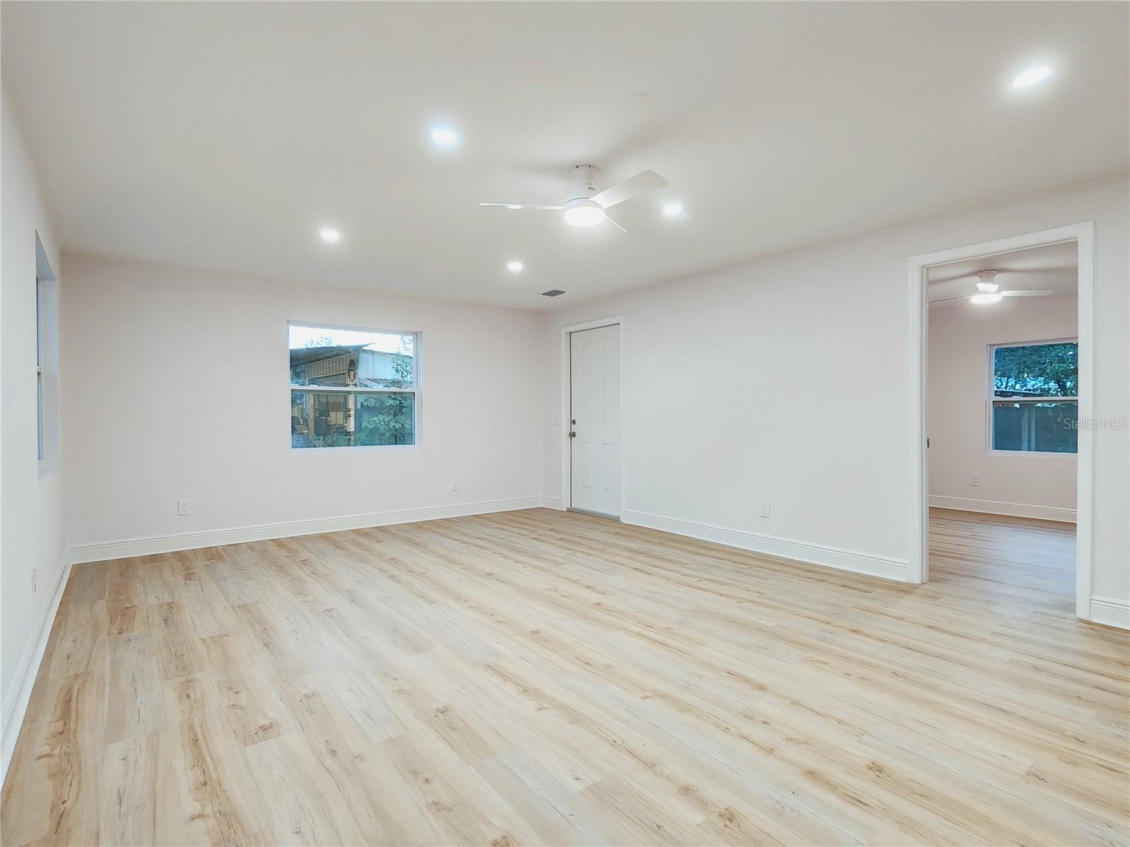 MANOR HILLS - Residential