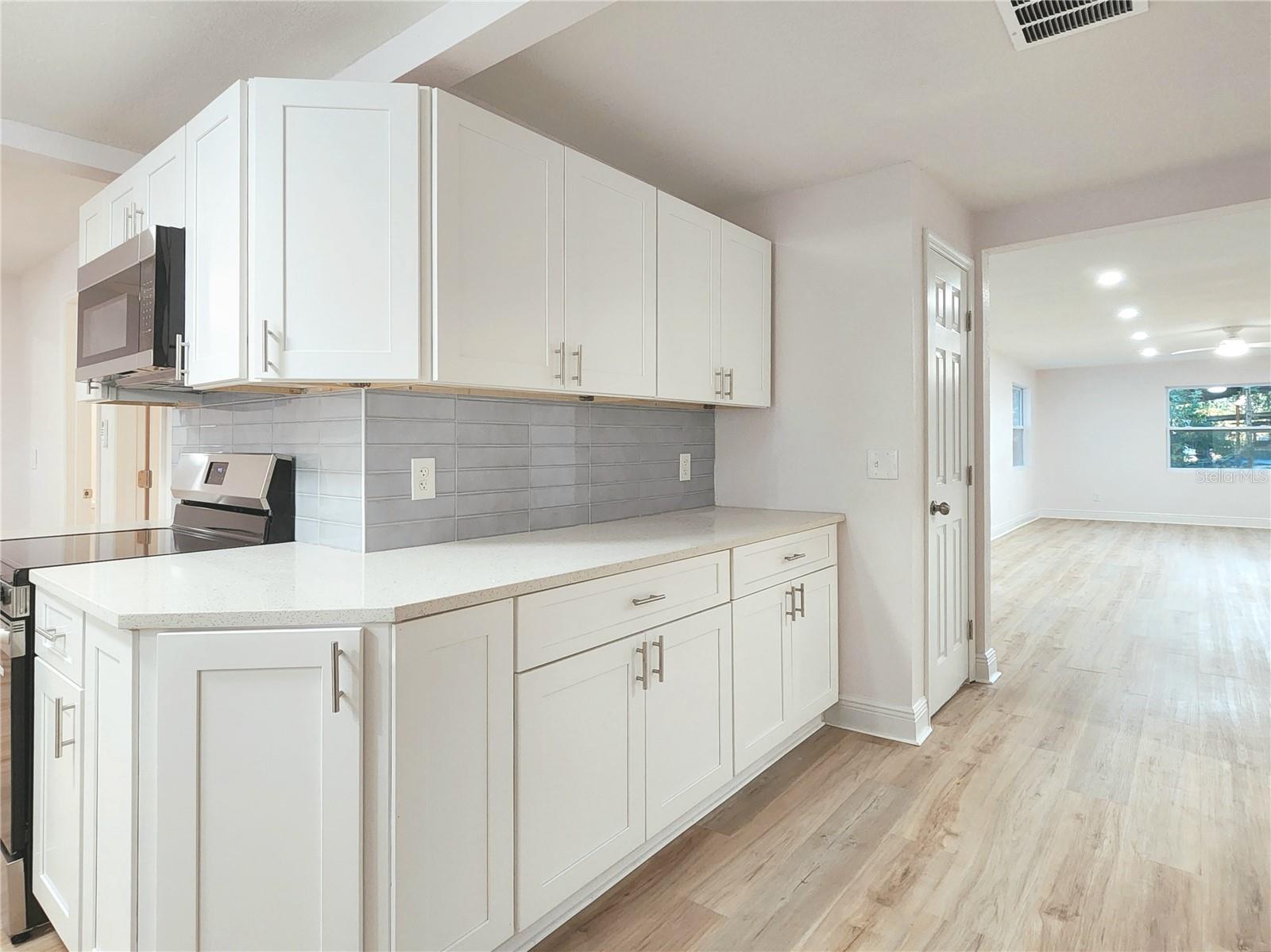 MANOR HILLS - Residential