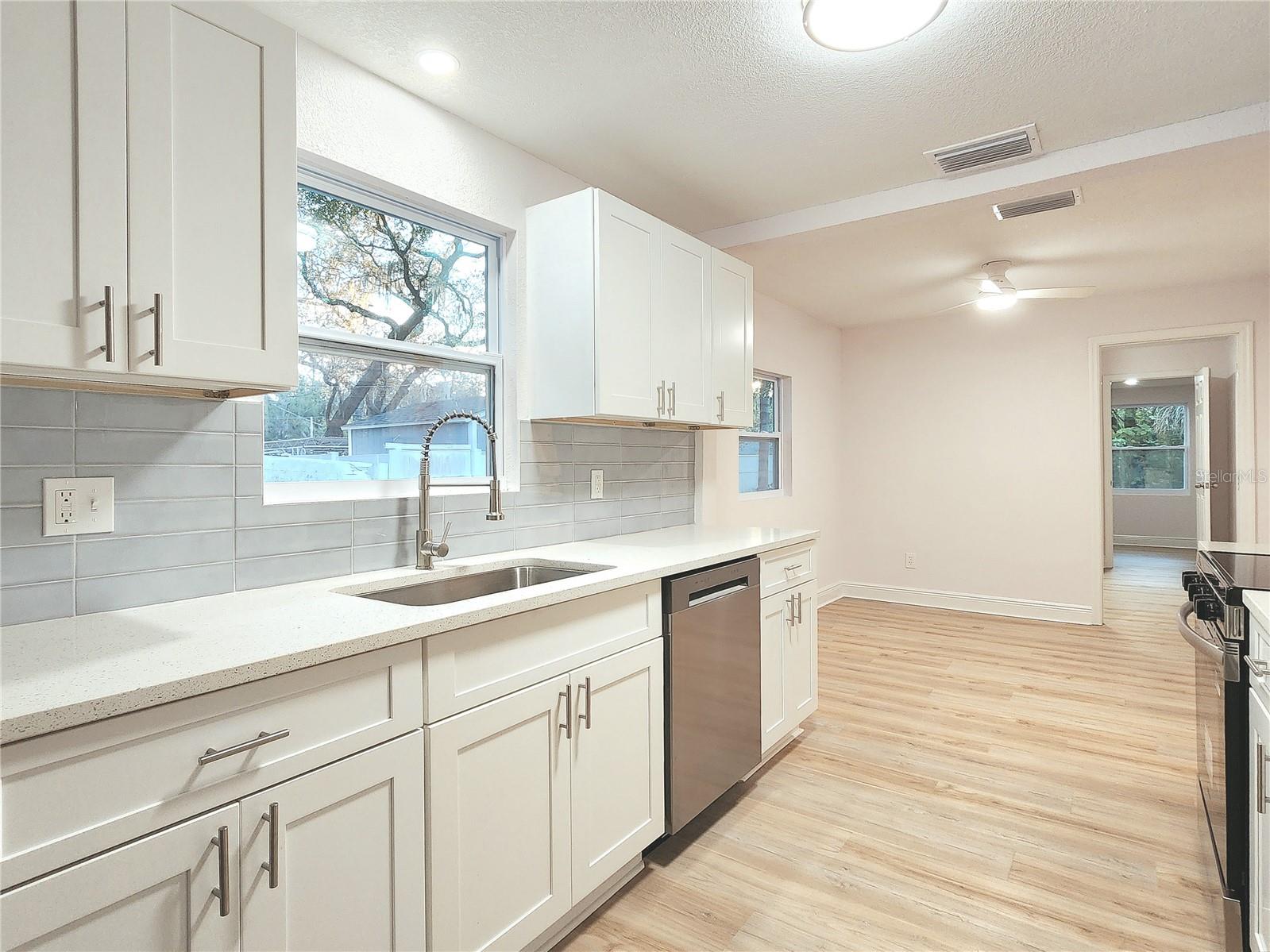 MANOR HILLS - Residential