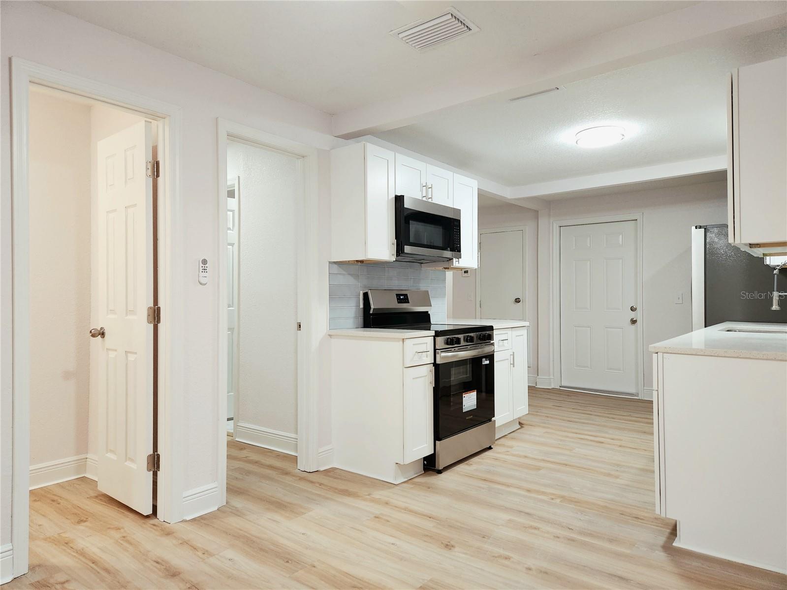 MANOR HILLS - Residential