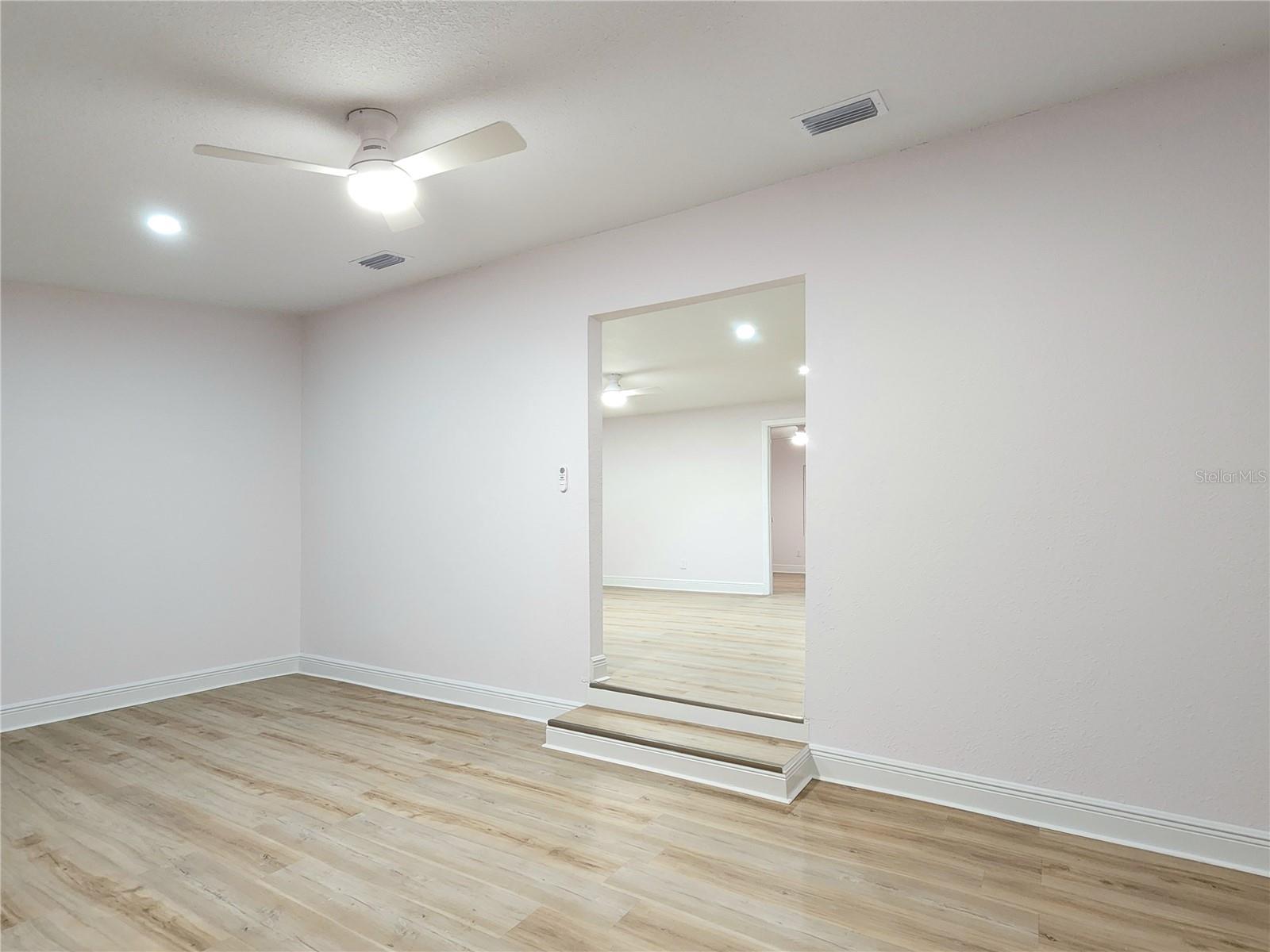 MANOR HILLS - Residential