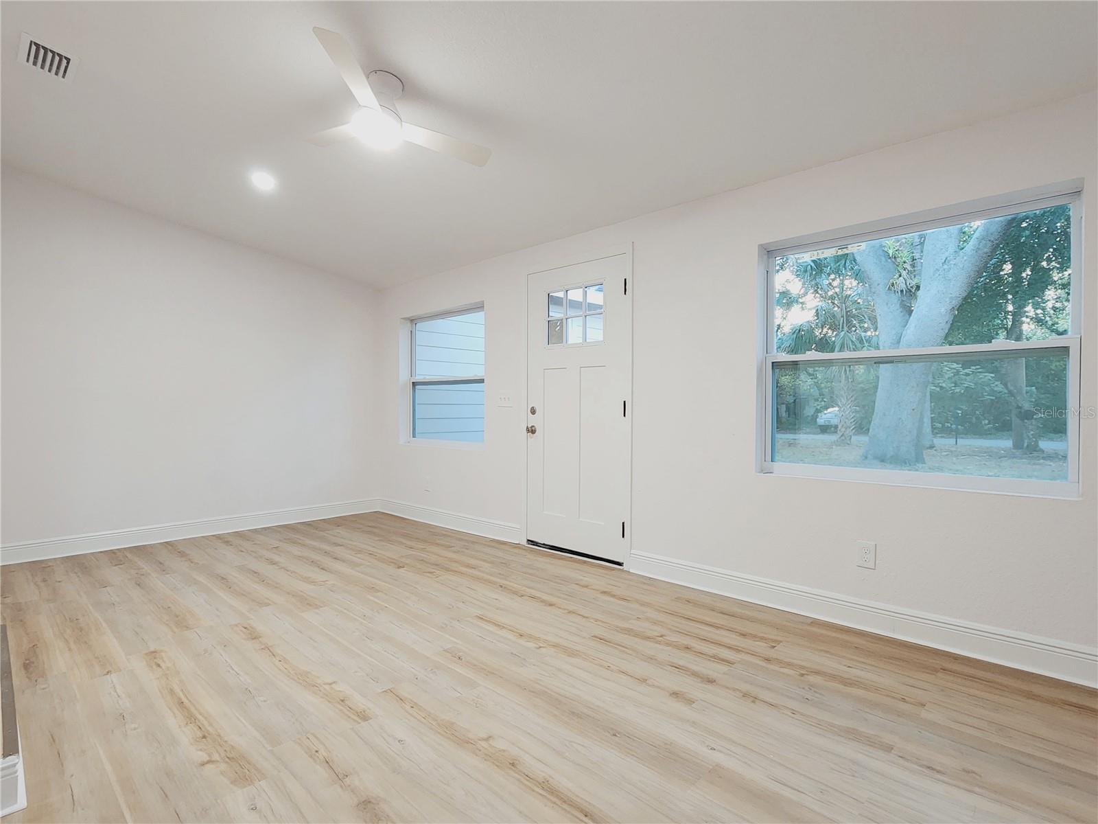 MANOR HILLS - Residential