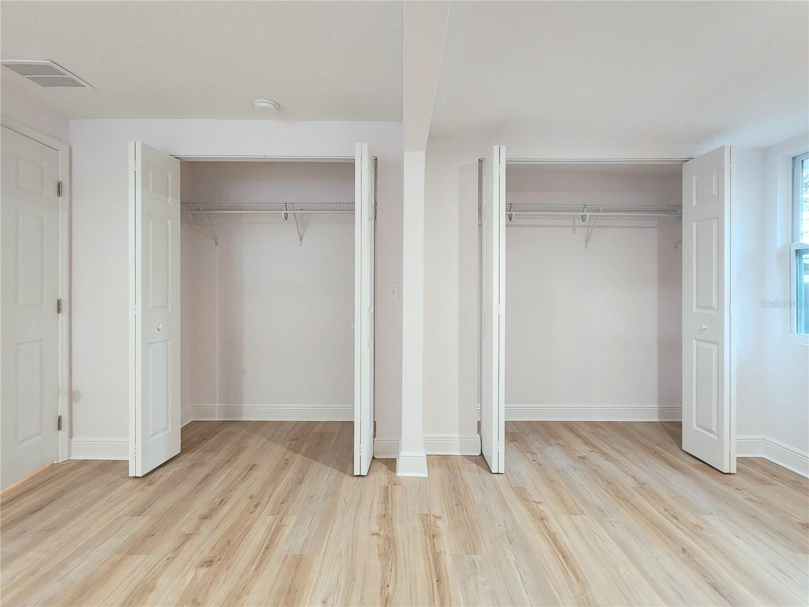 MANOR HILLS - Residential