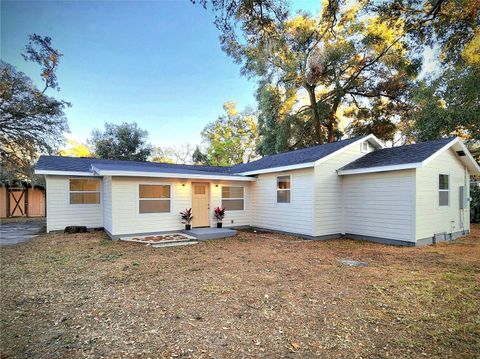 Photo of 8917 N Highland Avenue, Tampa, FL 33604 (MLS # TB8456724)