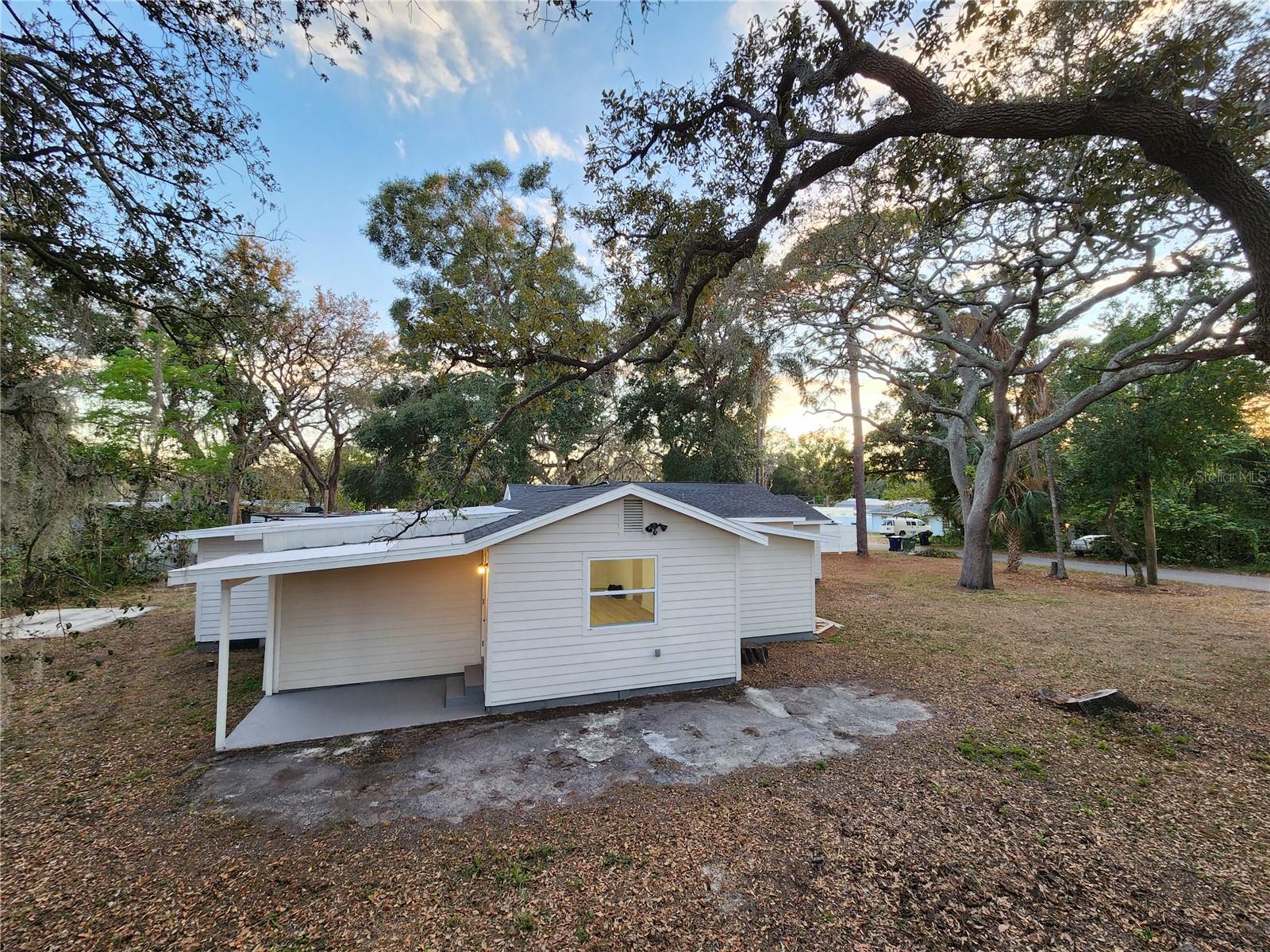 MANOR HILLS - Residential