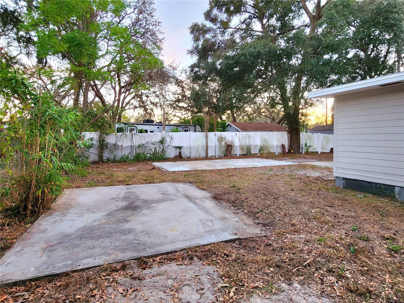 8917 N HIGHLAND AVENUE