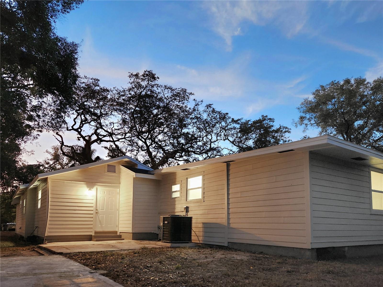 MANOR HILLS - Residential