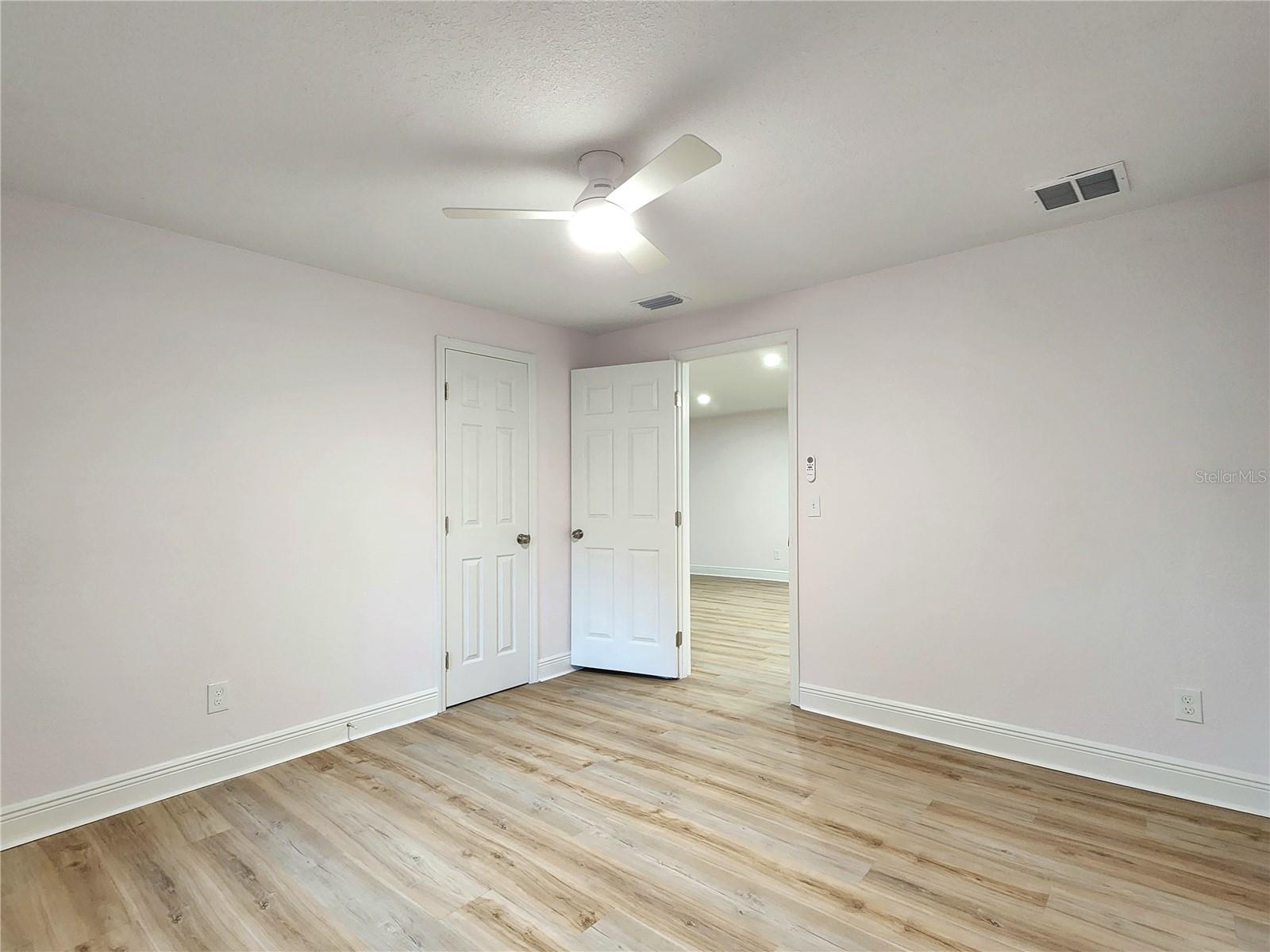 MANOR HILLS - Residential