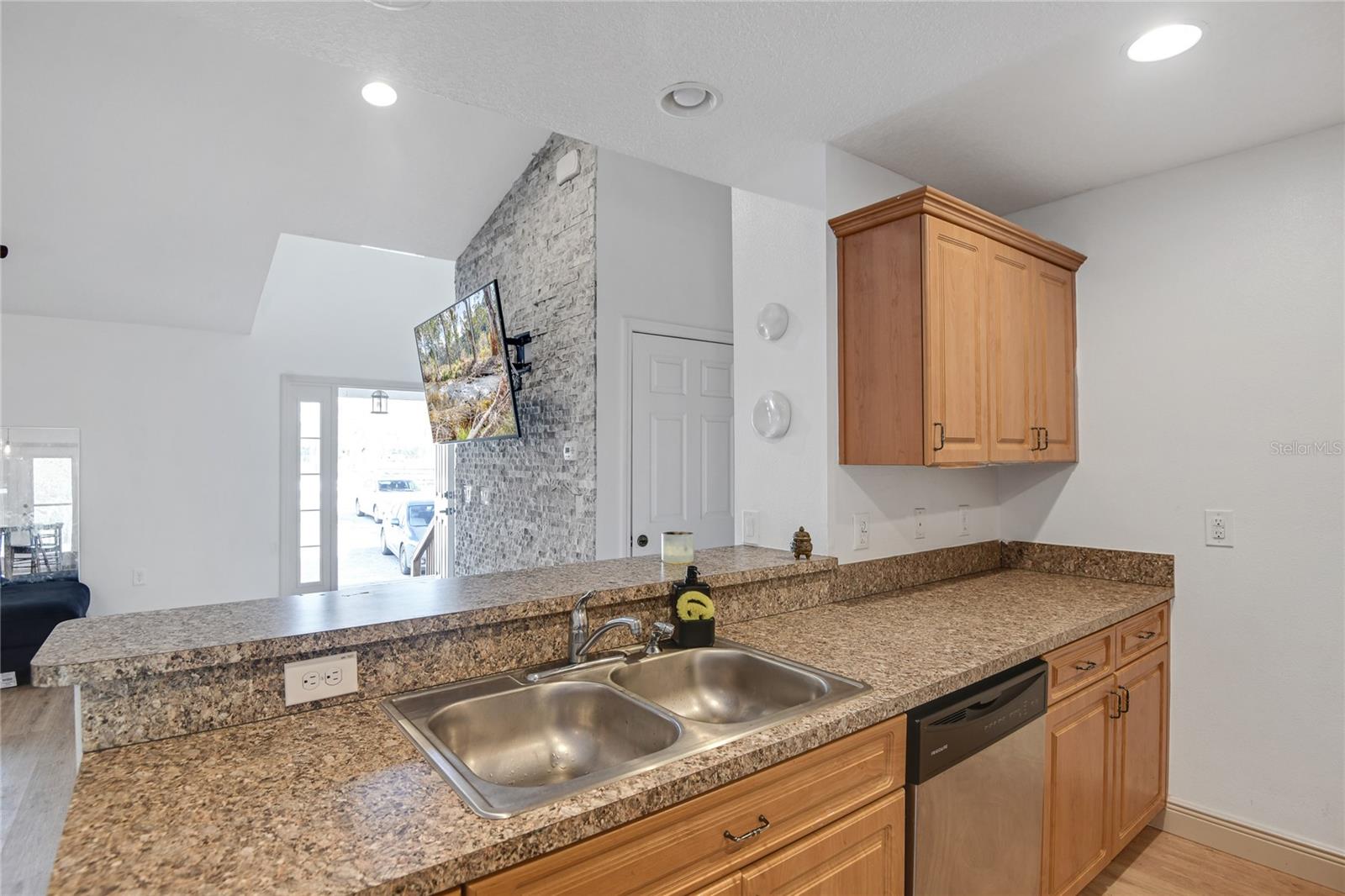 LEISURE HILLS - Residential