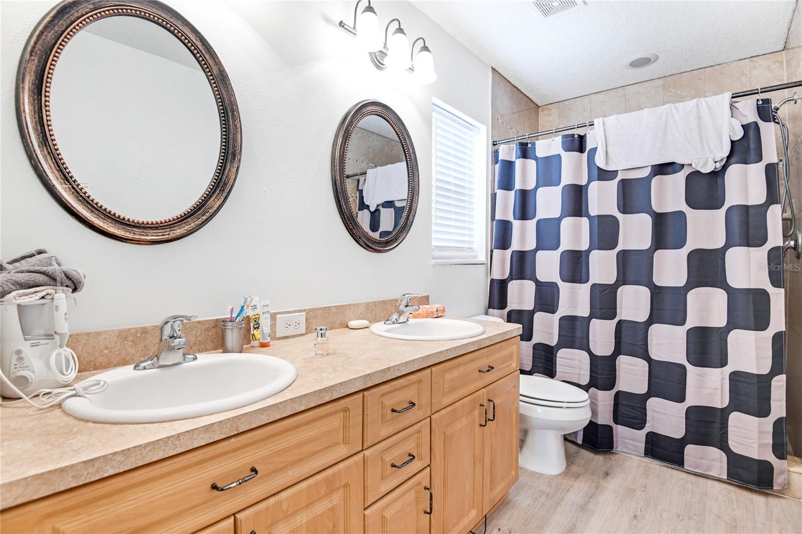 LEISURE HILLS - Residential