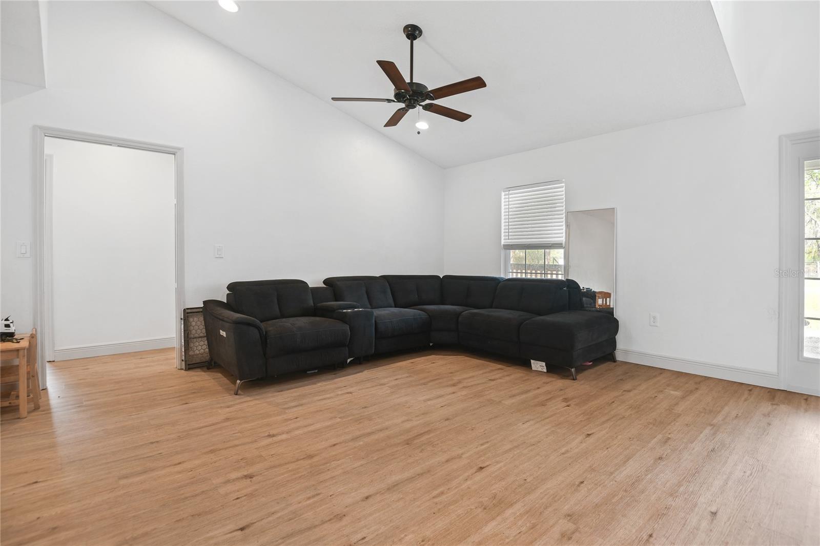 LEISURE HILLS - Residential