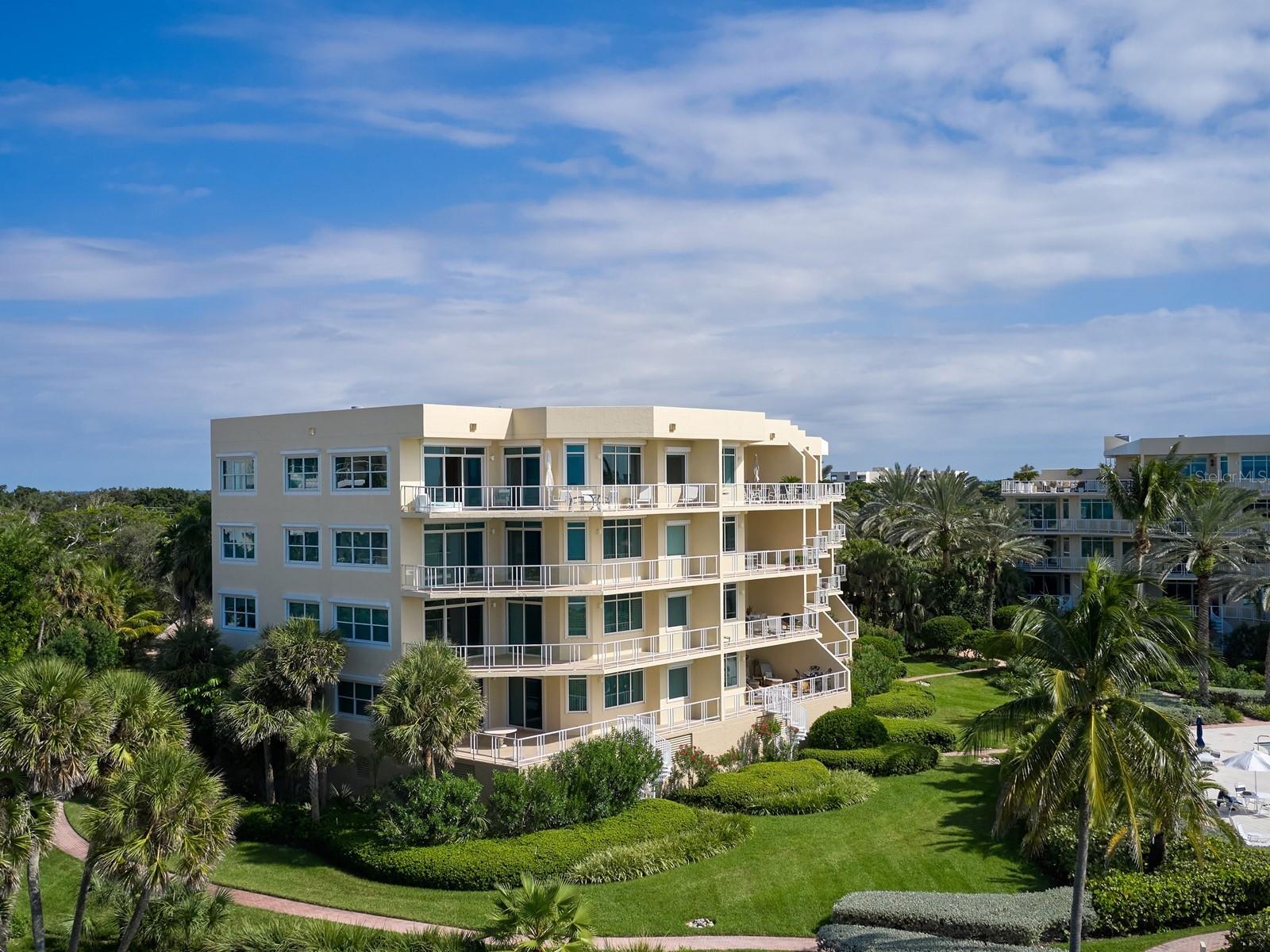 VILLA DI LANCIA PH 1 - Residential