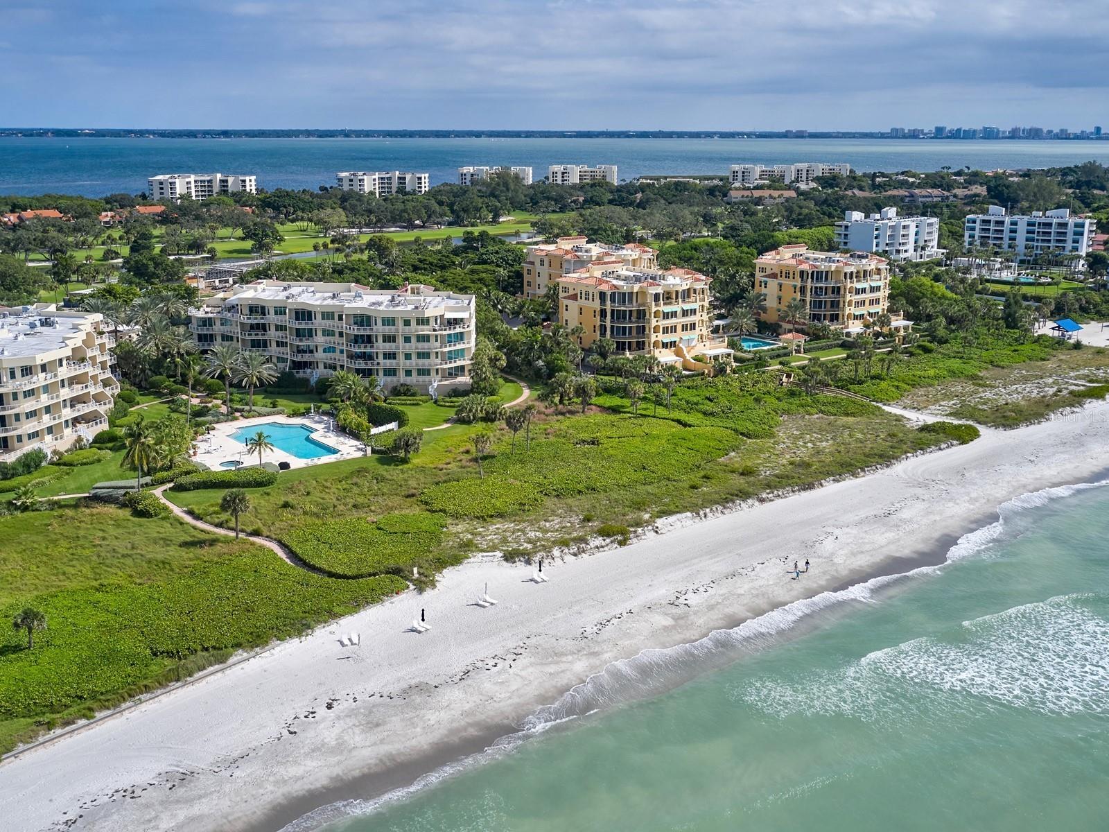 VILLA DI LANCIA PH 1 - Residential