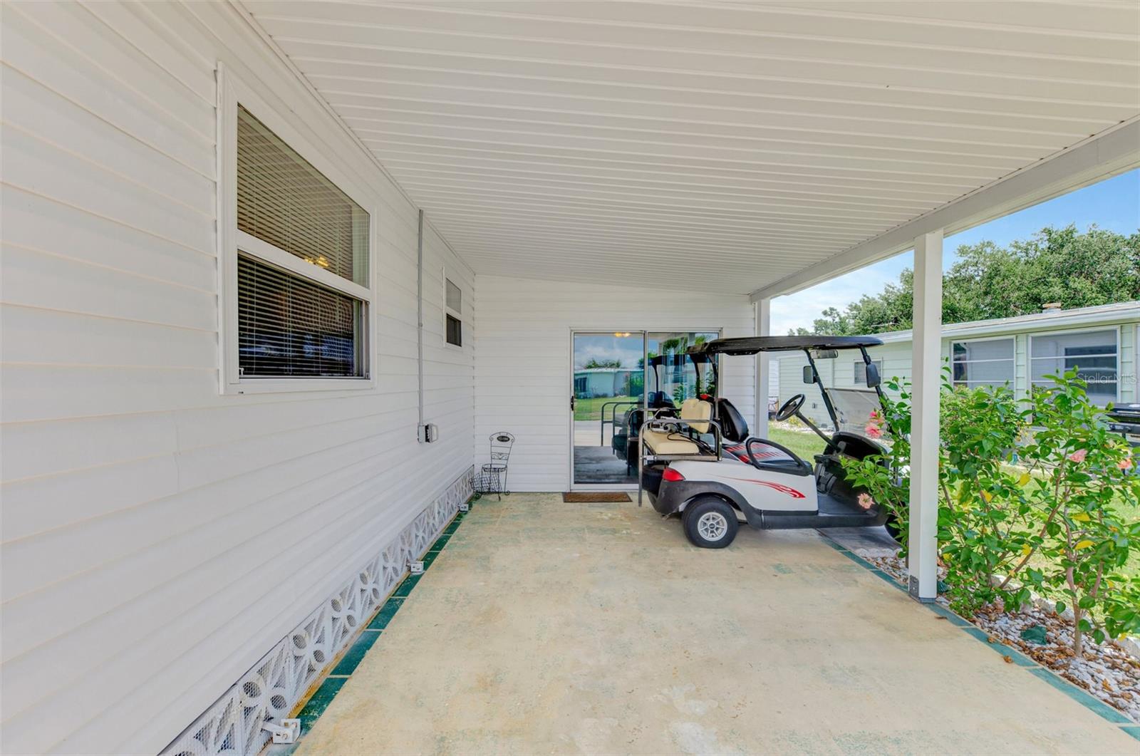 6639 VISTA LANE