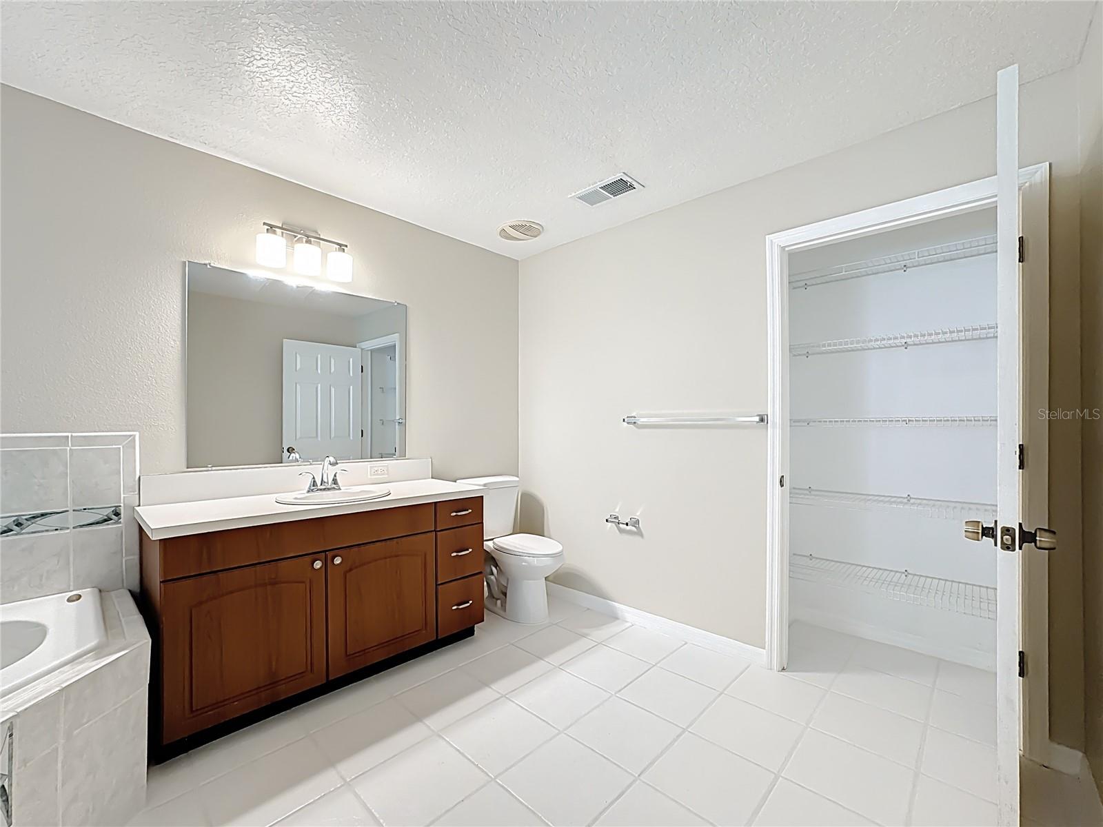 ST CLOUD MANOR EST - Residential