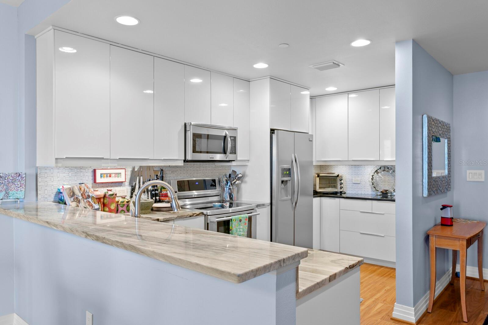 BAYFRONT TOWER CONDO - Residential Lease