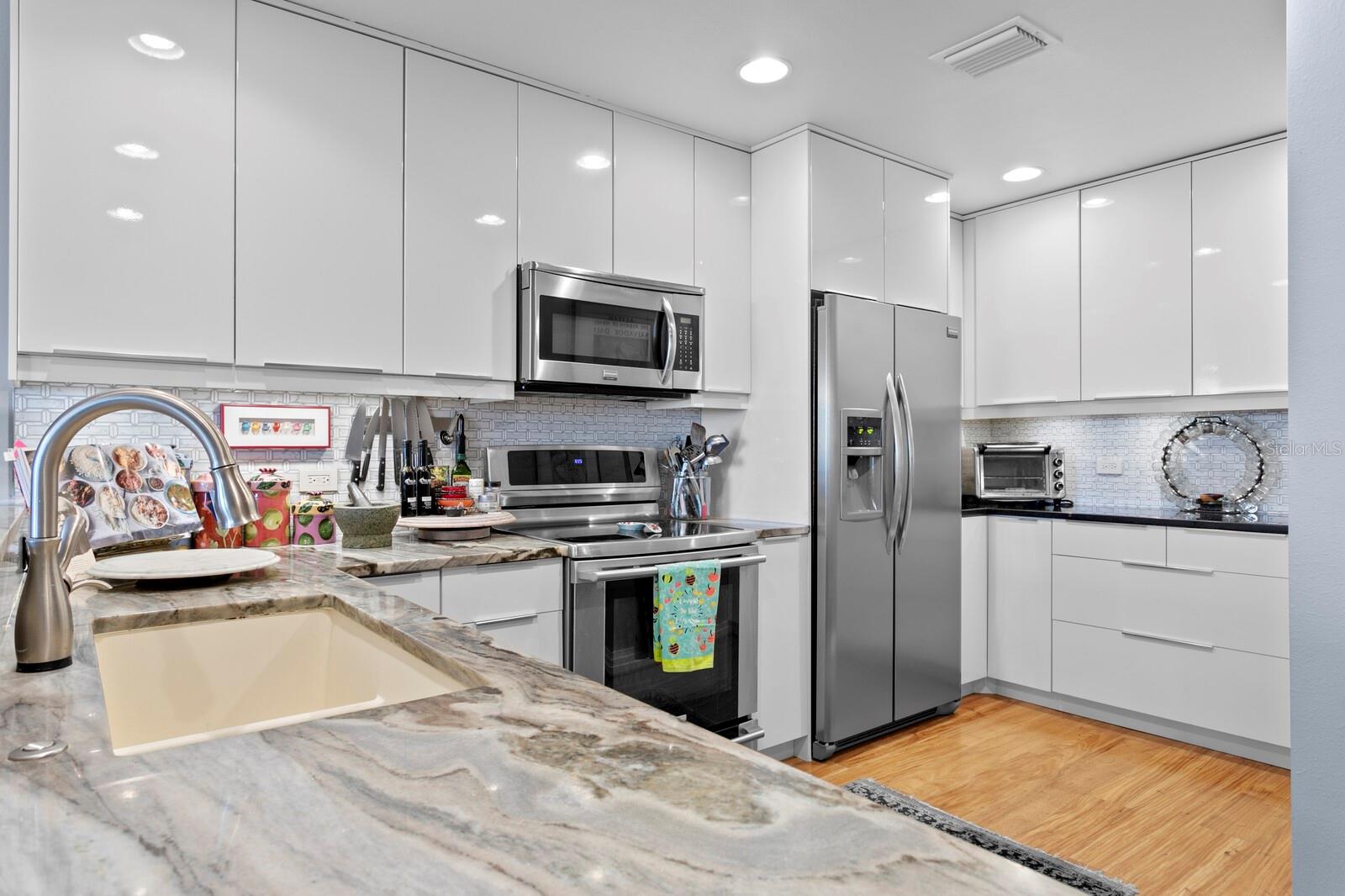 BAYFRONT TOWER CONDO - Residential Lease