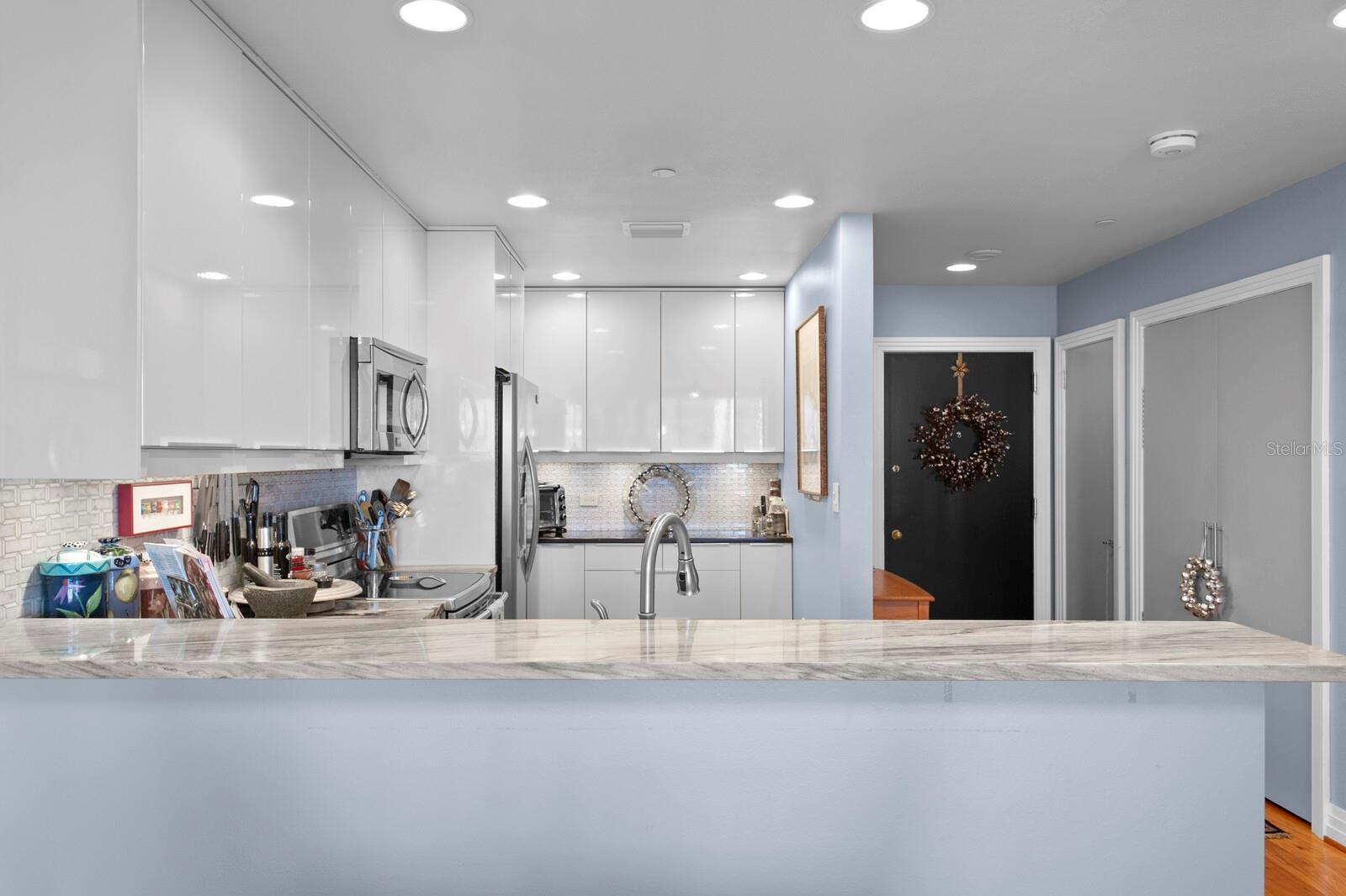BAYFRONT TOWER CONDO - Residential Lease