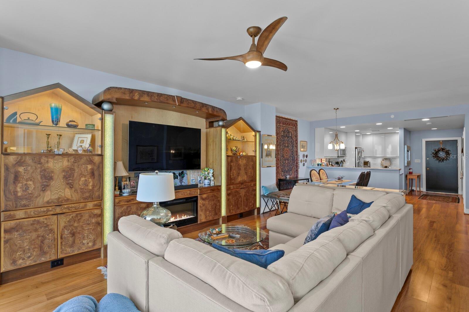 BAYFRONT TOWER CONDO - Residential Lease