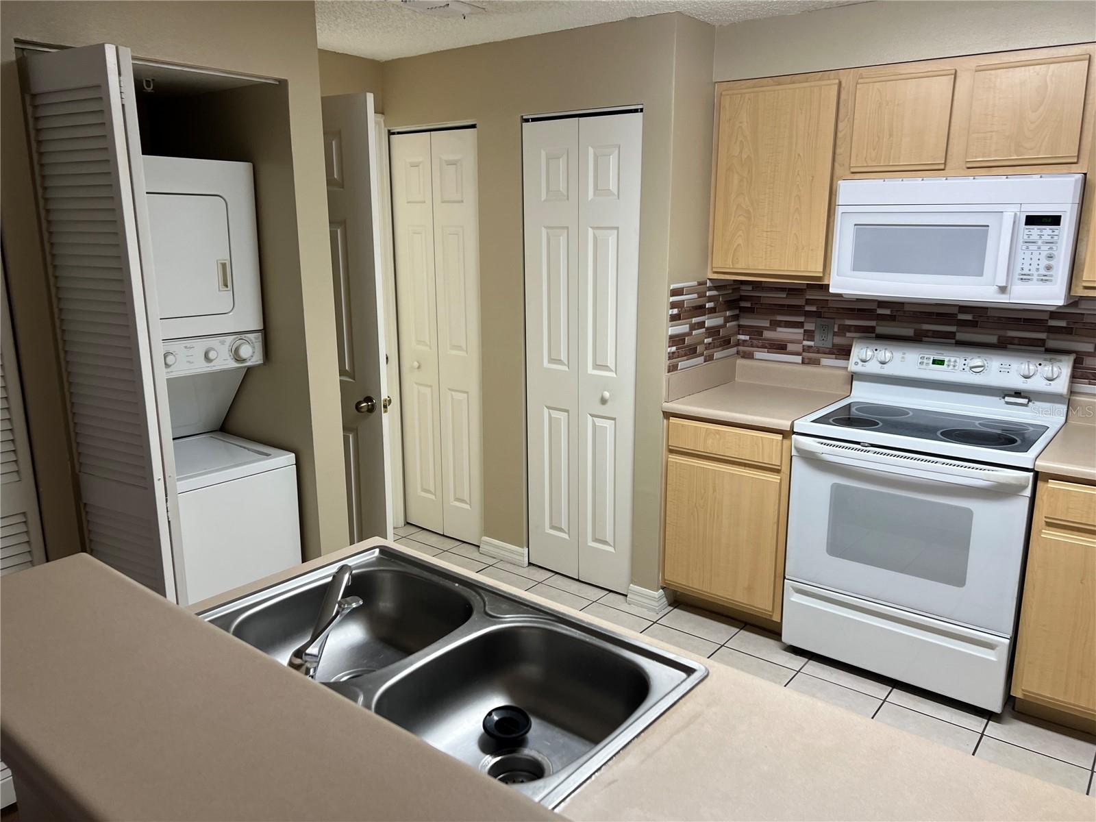 PALMS VILLA RESIDENCES - Residential Lease