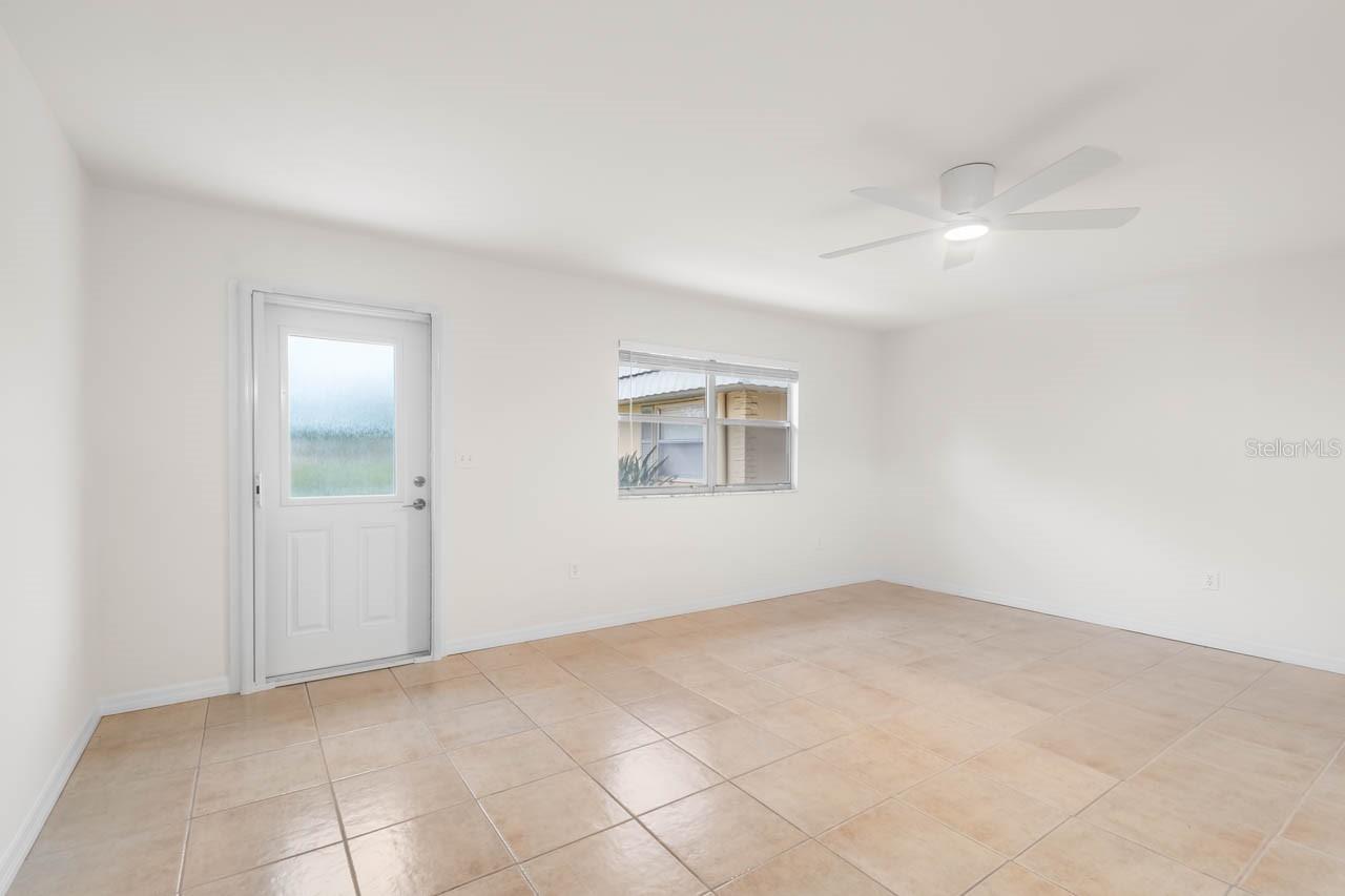 201 KINGS BOULEVARD 19