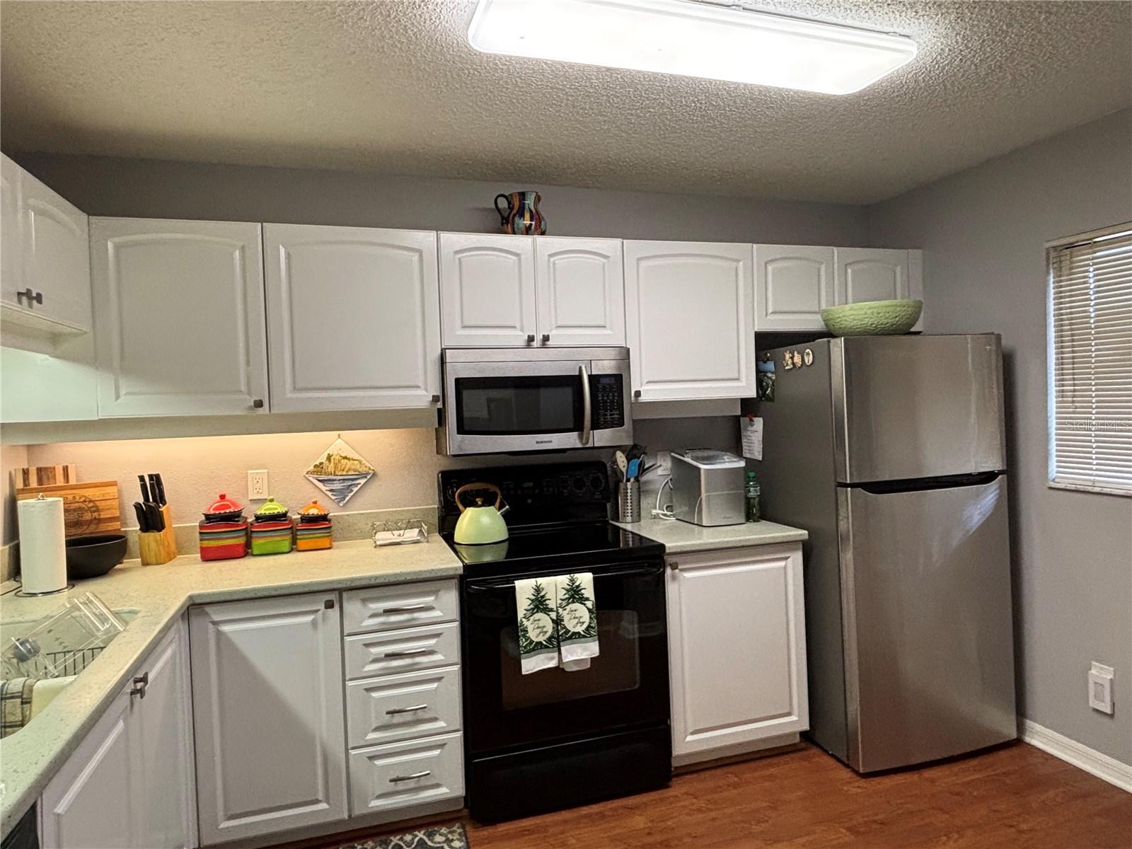 ASHTON LAKES 03 - Residential Lease