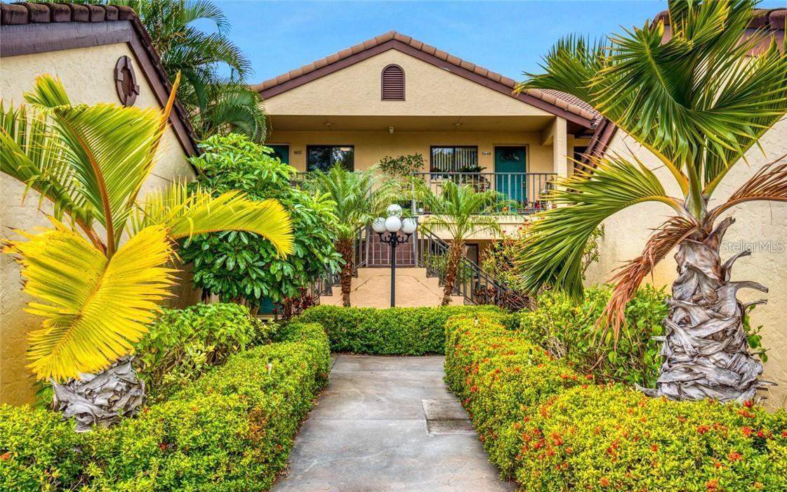 Welcome to Ashton Lakes - a highly sought after condo community just 3 minutes from world-famous Siesta Key Beach! This furnished 2-bedroom, 2-bathroom condo features an open-concept layout, vaulted ceilings, updated kitchen, pristine newly renovated primary bathroom, updated guest bathroom, walk-in primary closet, in-unit laundry, plenty of natural light, immense storage and expansive bright Florida room with lake views. Ashton Lakes is nestled on 33 acres of luscious greenery with 4 lakes, 2 swimming pools (one large heated pool), 2 tennis courts, (one hard surface, one soft surface), shuffleboard, clubhouse, grilling stations and many other amenities.
Close to I-75, Hwy 41, shopping, restaurants, hospitals, golf, and schools. The community is connected by a footbridge to Merchants Point consisting of a pharmacy, hardware store, hair salon, restaurants and Detwiler's Farm Market for your shopping convenience. Come enjoy this beautiful condo in an incredible community and in the best location of Sarasota!