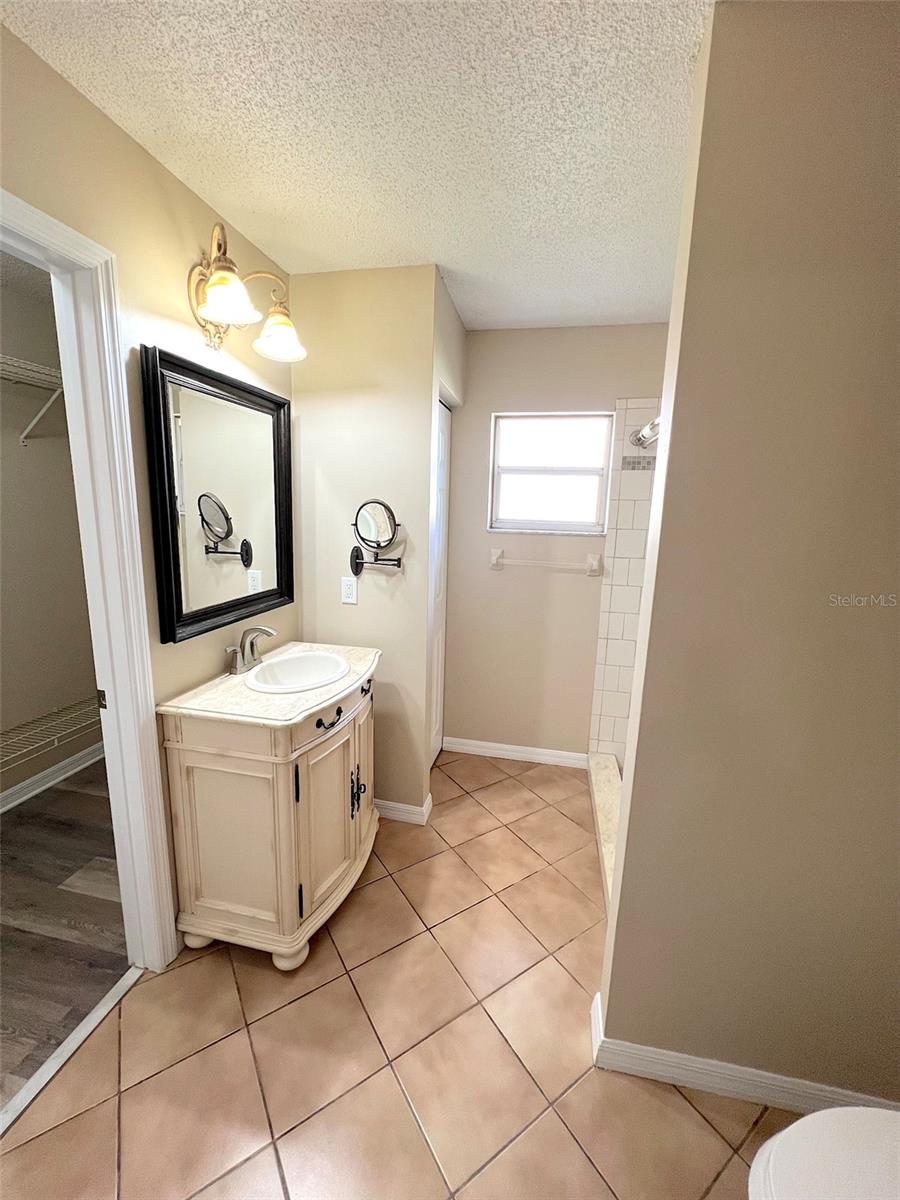 LEHIGH WOODS - Residential Lease