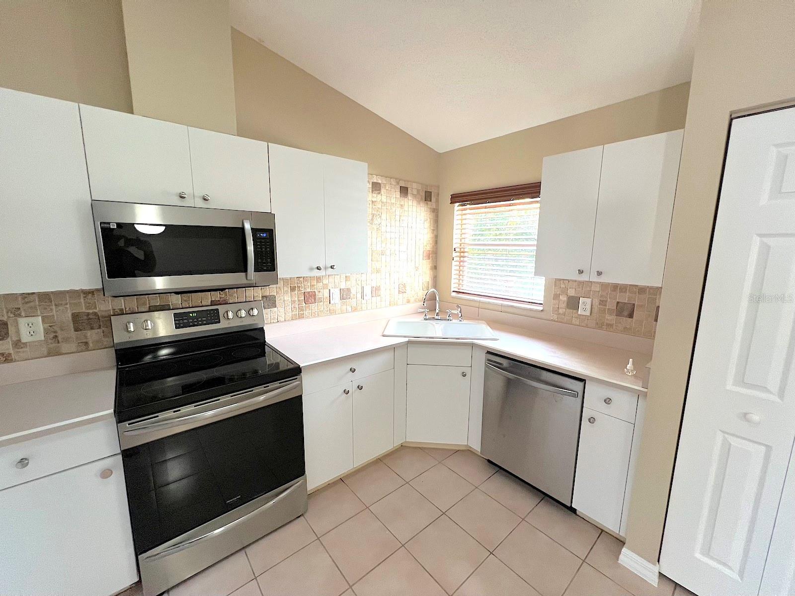 LEHIGH WOODS - Residential Lease