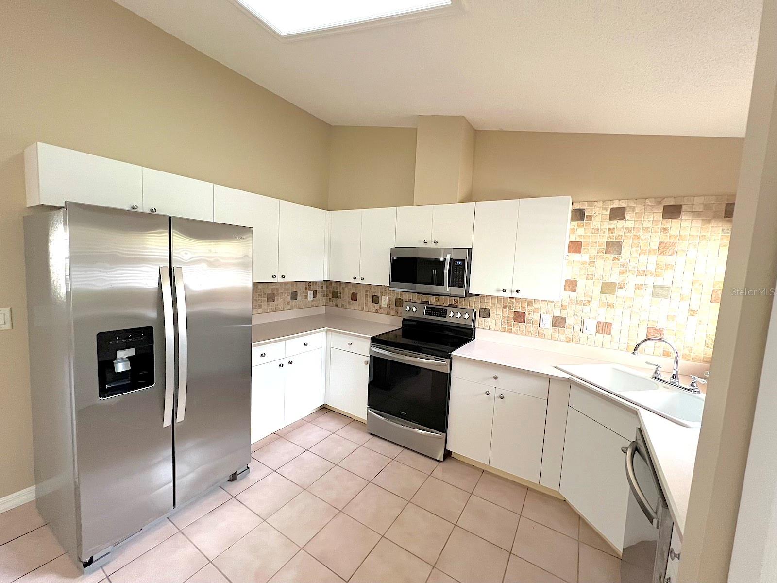 LEHIGH WOODS - Residential Lease