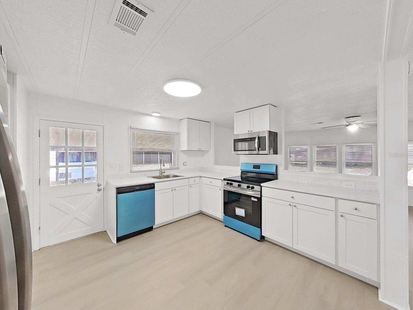 FOXWOOD LAKE ESTATES PH 01 - Residential