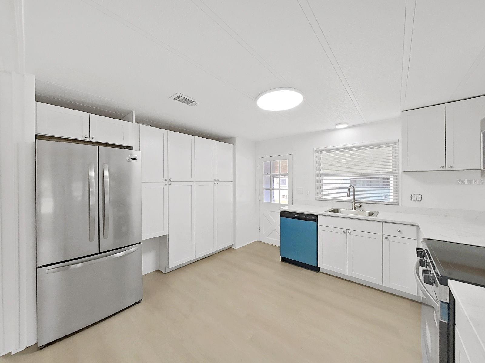 FOXWOOD LAKE ESTATES PH 01 - Residential