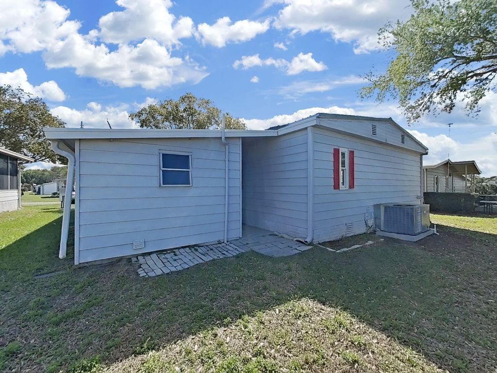 Photo of 4925 Foxwood Lake Dr, Lakeland, FL 33810 (MLS # P4938227)