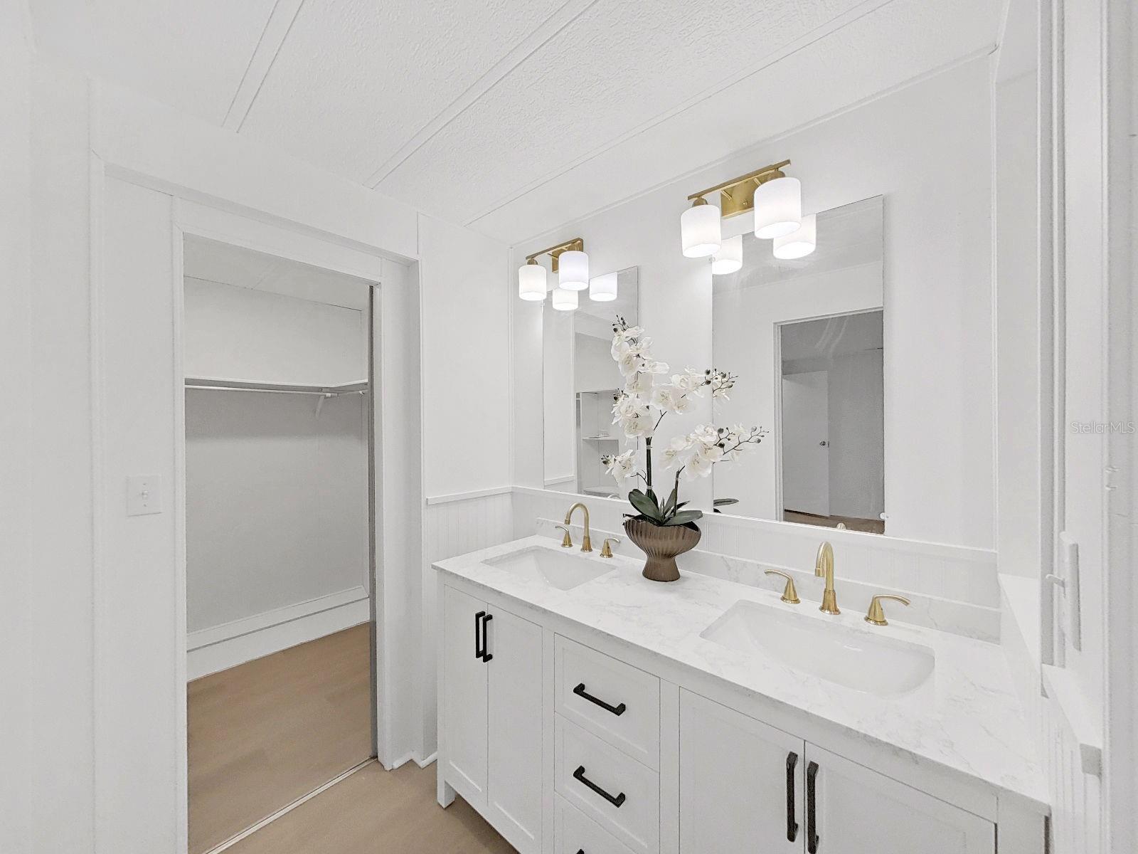 FOXWOOD LAKE ESTATES PH 01 - Residential