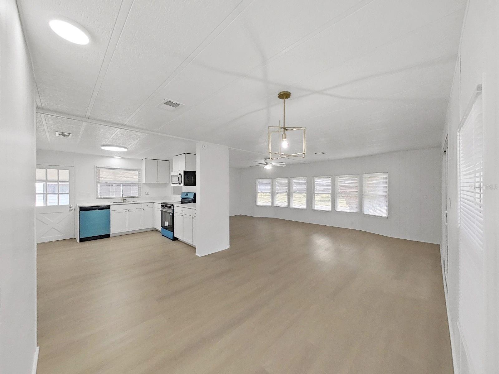 FOXWOOD LAKE ESTATES PH 01 - Residential