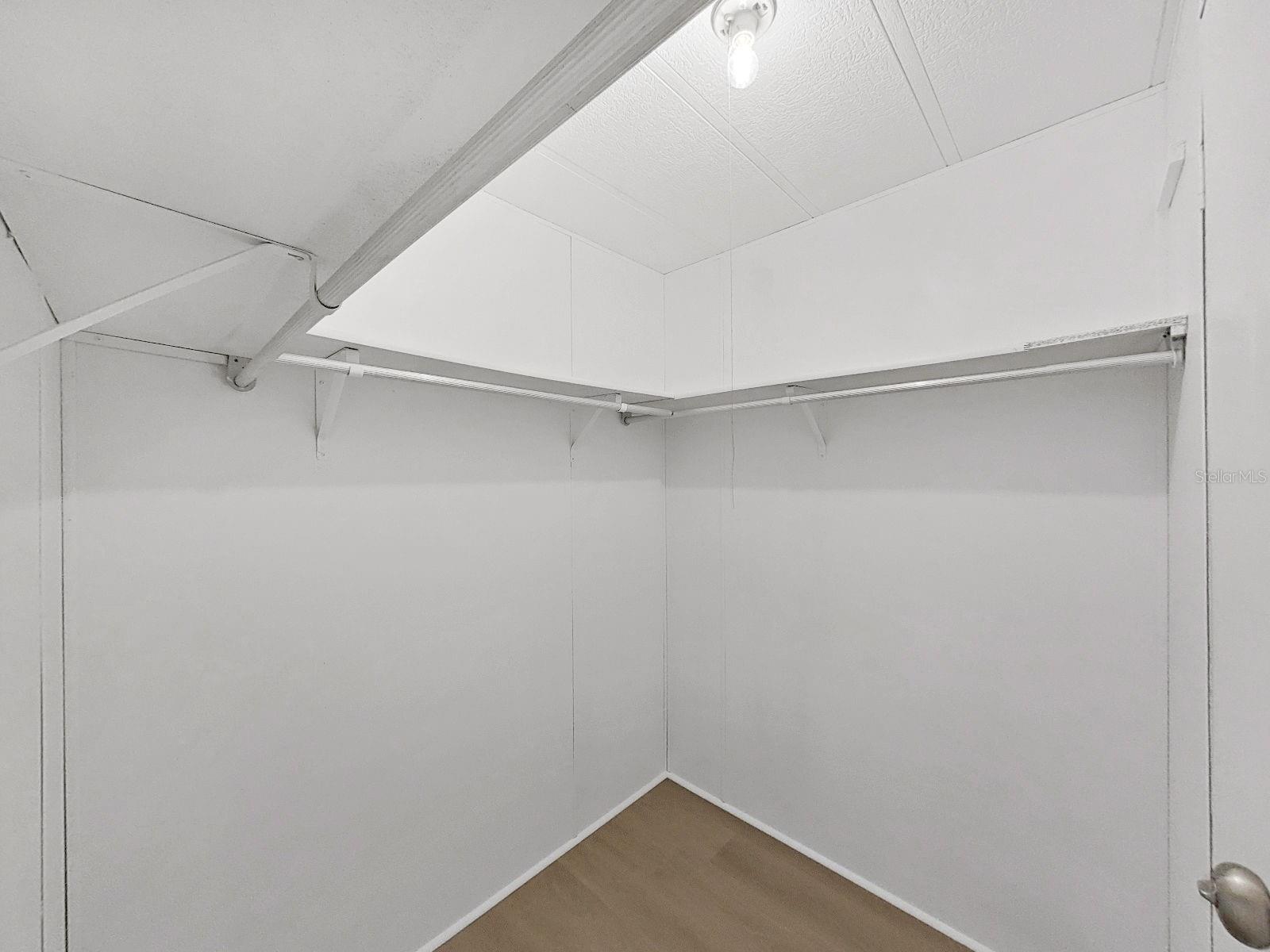 FOXWOOD LAKE ESTATES PH 01 - Residential