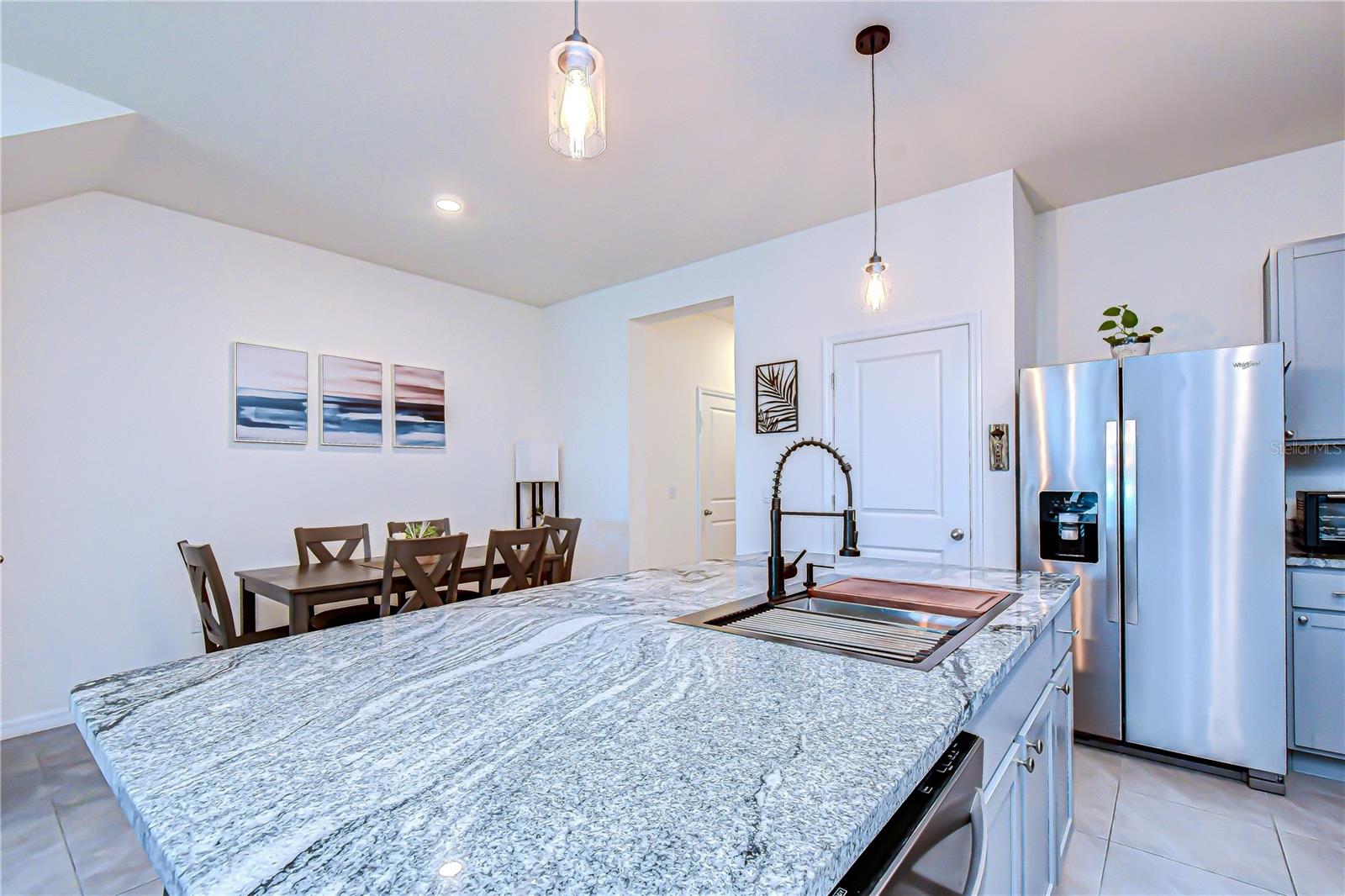 MANGROVE POINT - Residential